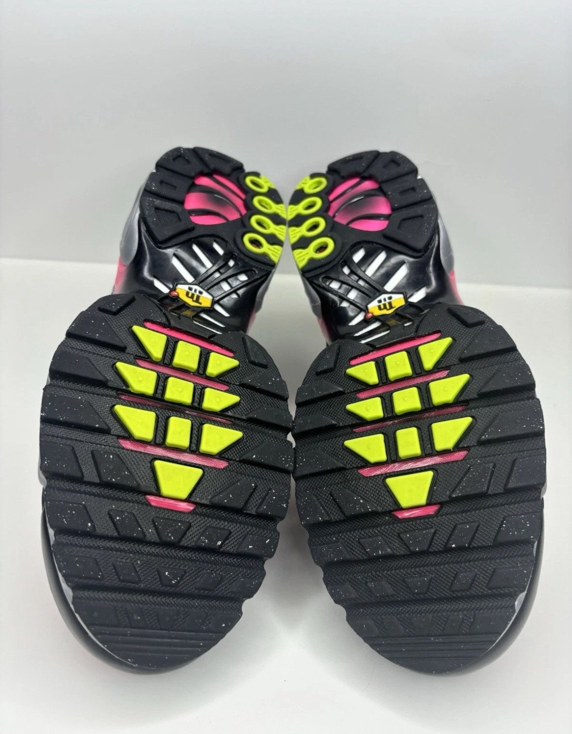 Nike Size 9 - NIKE AIR MAX PLUS MERCURIAL BLACK HYPER PINK VOLT Size US 9 / EU 42 - 11 Thumbnail