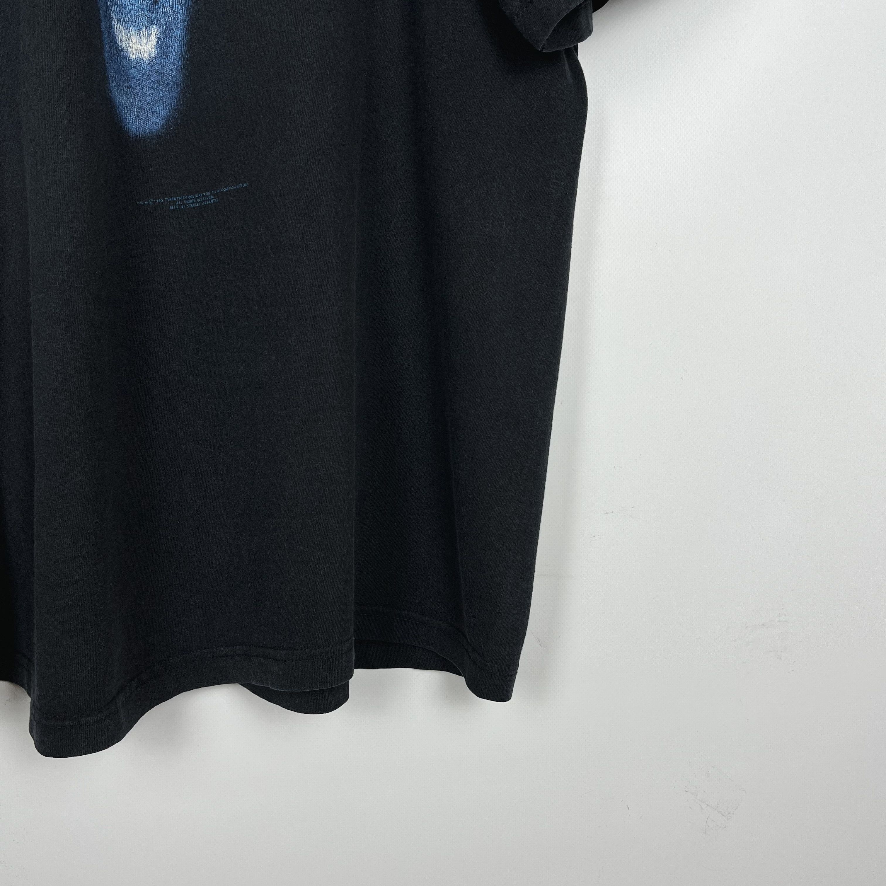 Expert Horror Vintage X Files “Scream” Rare Stanley Desantis T Shirt 1995 Size US XL / EU 56 / 4 - 2 Thumbnail