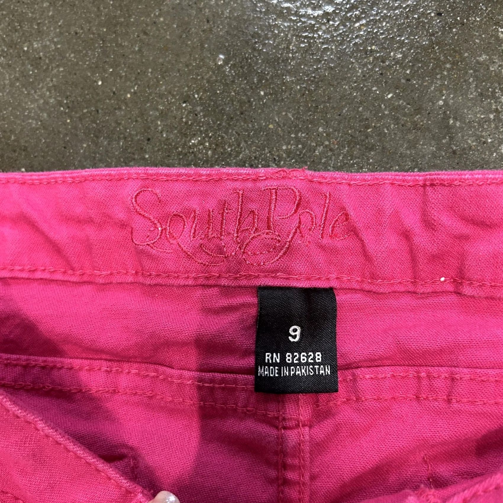 Southpole VINTAGE South Pole Bermuda Shorts 9 Pink Embroidered Back Pockets Casual Size 30" / US 8 / IT 44 - 3 Thumbnail