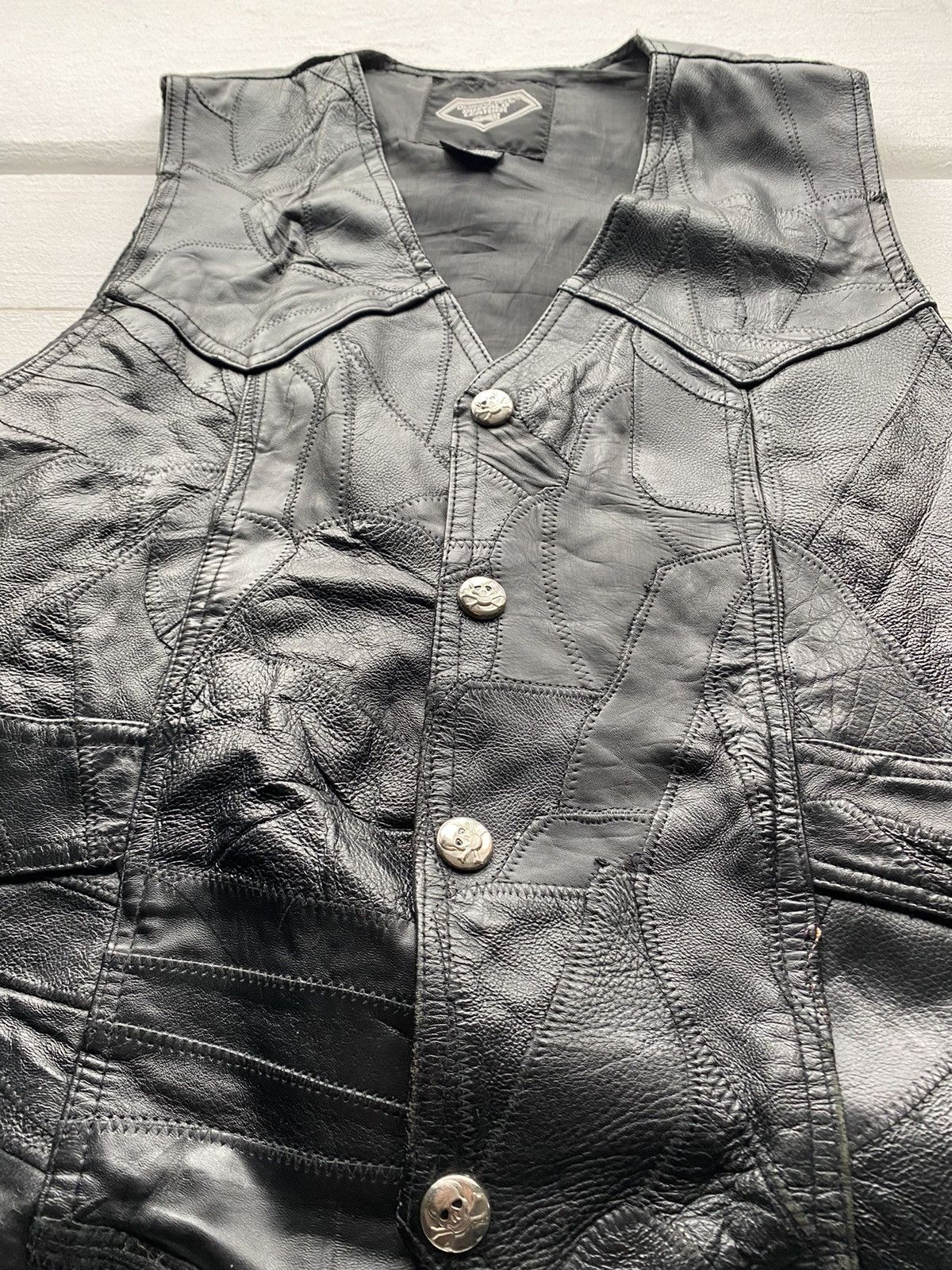 Genuine Leather × Hysteric Glamour × Japanese Brand 90s🔥VNTG Diamond Plate Buffalo Leather Skull Gothic Vest Men Size US XL / EU 56 / 4 - 9 Thumbnail