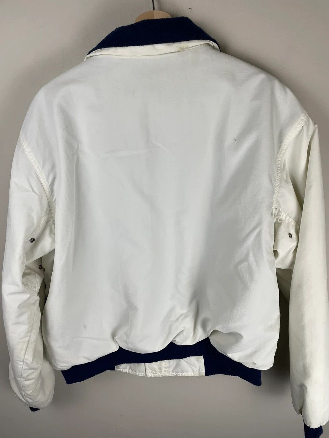 Eddie Bauer × Vintage Vintage Eddie Bauer White Shell Jacket Size US L / EU 52-54 / 3 - 1 Thumbnail