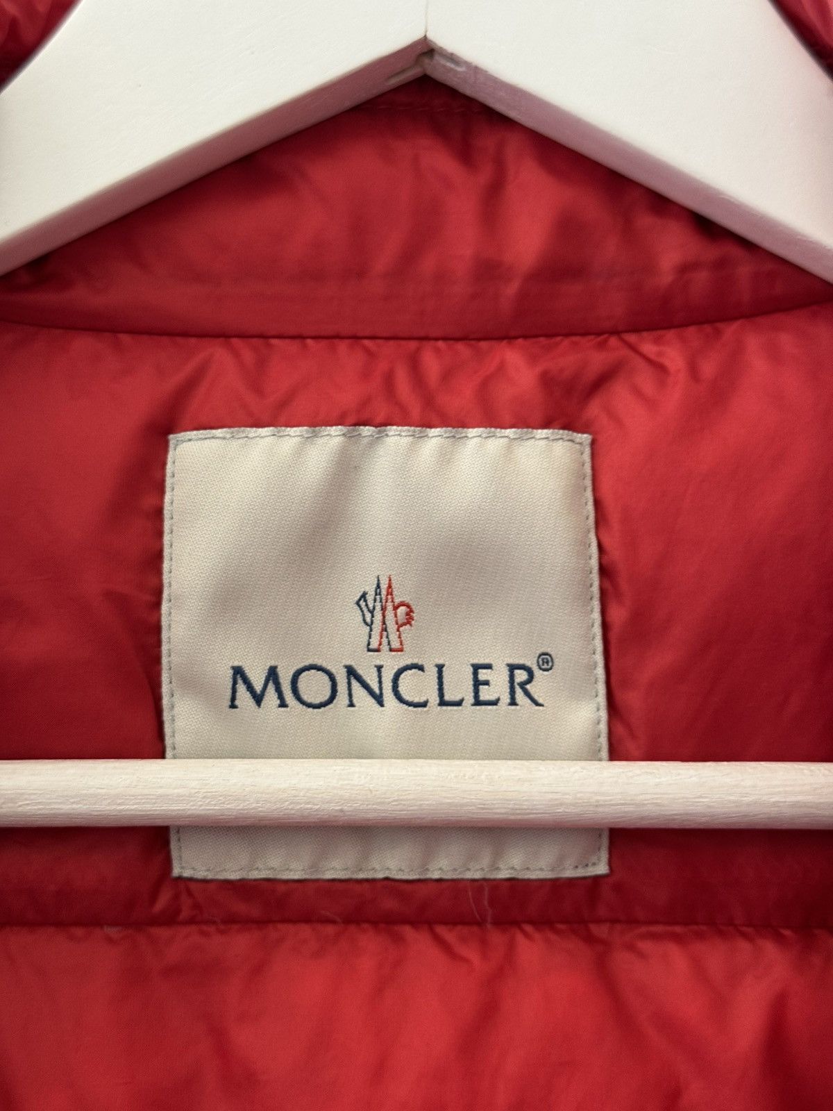 Moncler Moncler Gui Down Vest Red Gilet Size US M / EU 48-50 / 2 - 7 Thumbnail