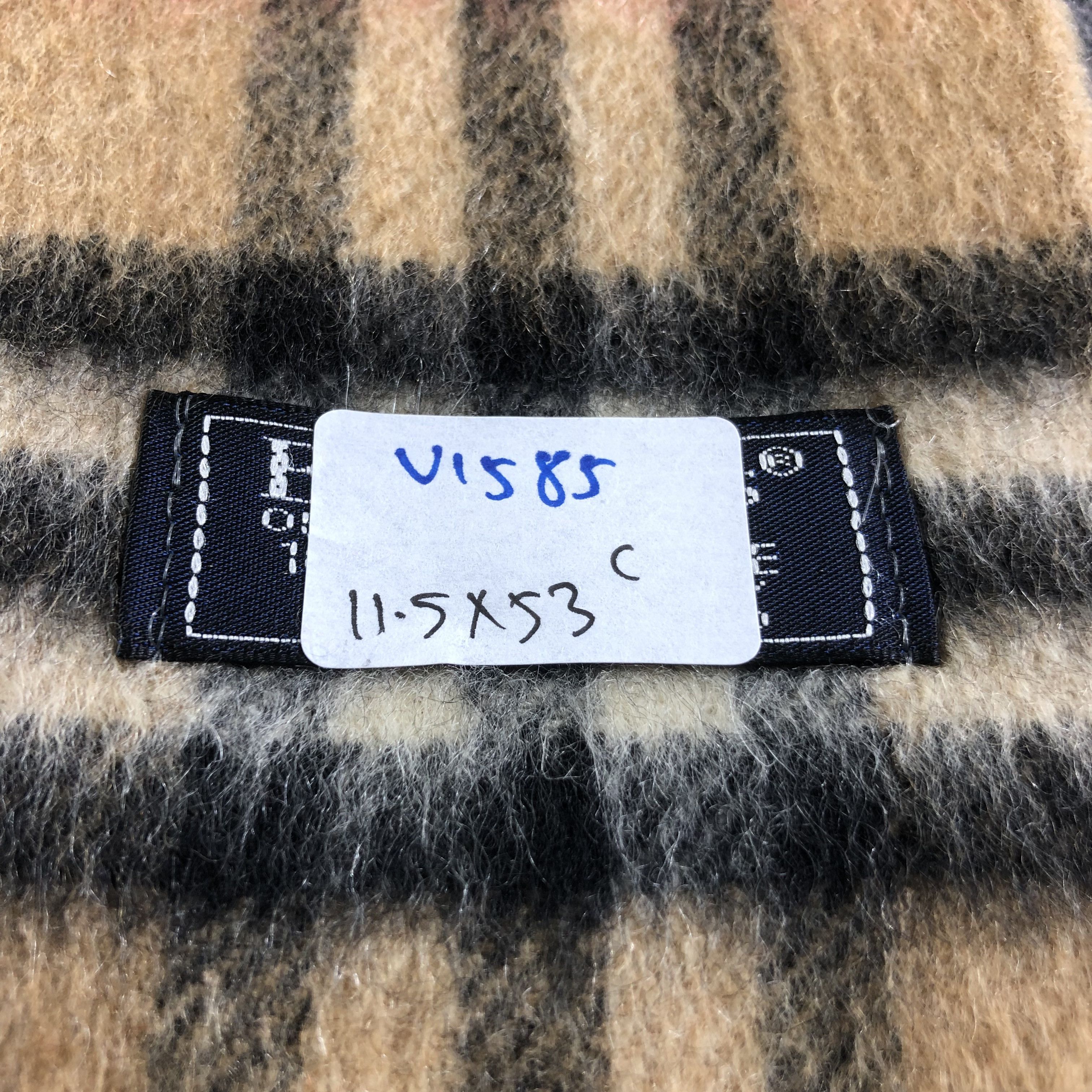 Burberry Burberrys Tan Nova check Cashmere Scarf Muffler V1585 Size ONE SIZE - 5 Thumbnail