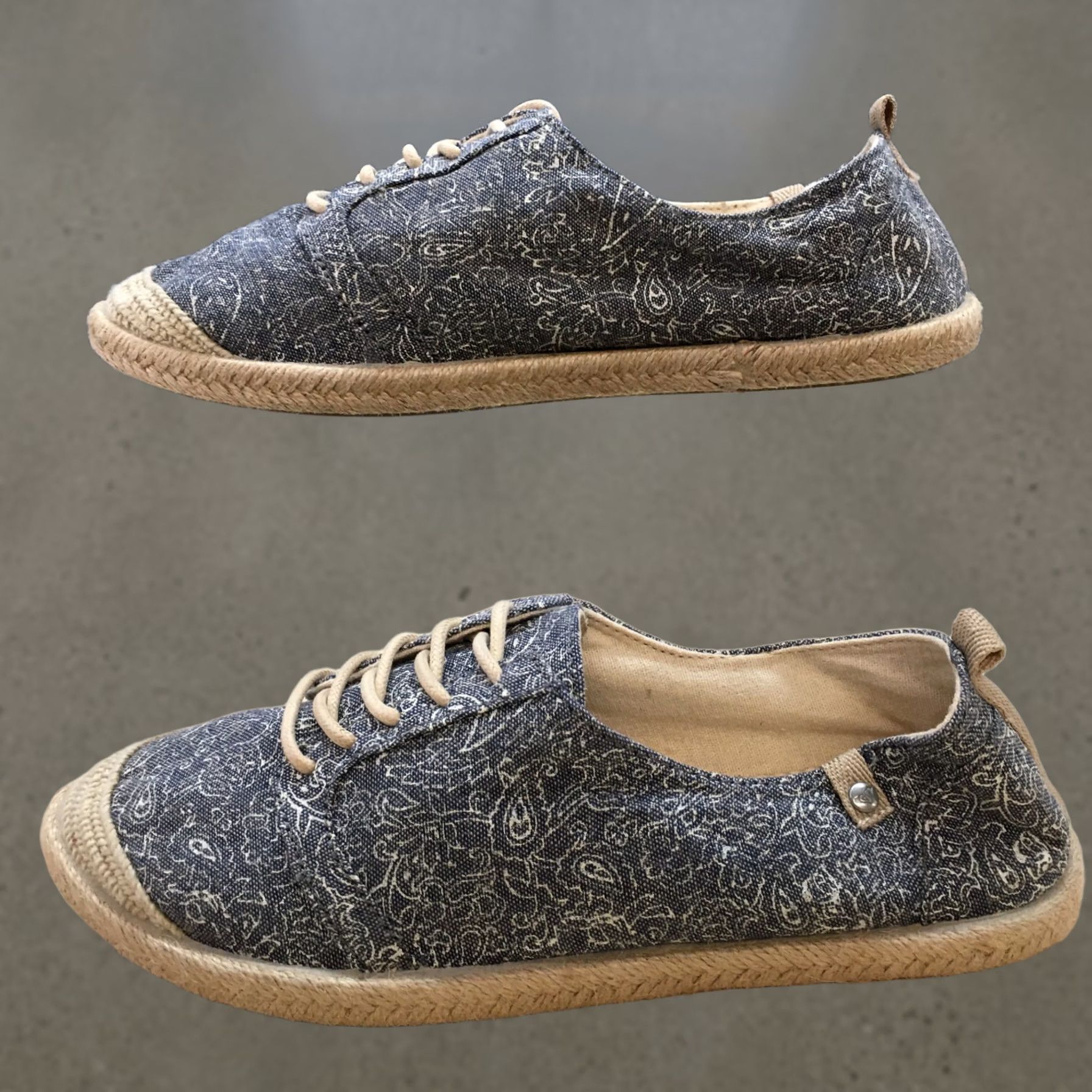 Vintage ROXY Espadrille Womens 7.5 Blue Flora Paisley Lace Up Casual Comfort Shoes Size ONE SIZE - 1 Thumbnail