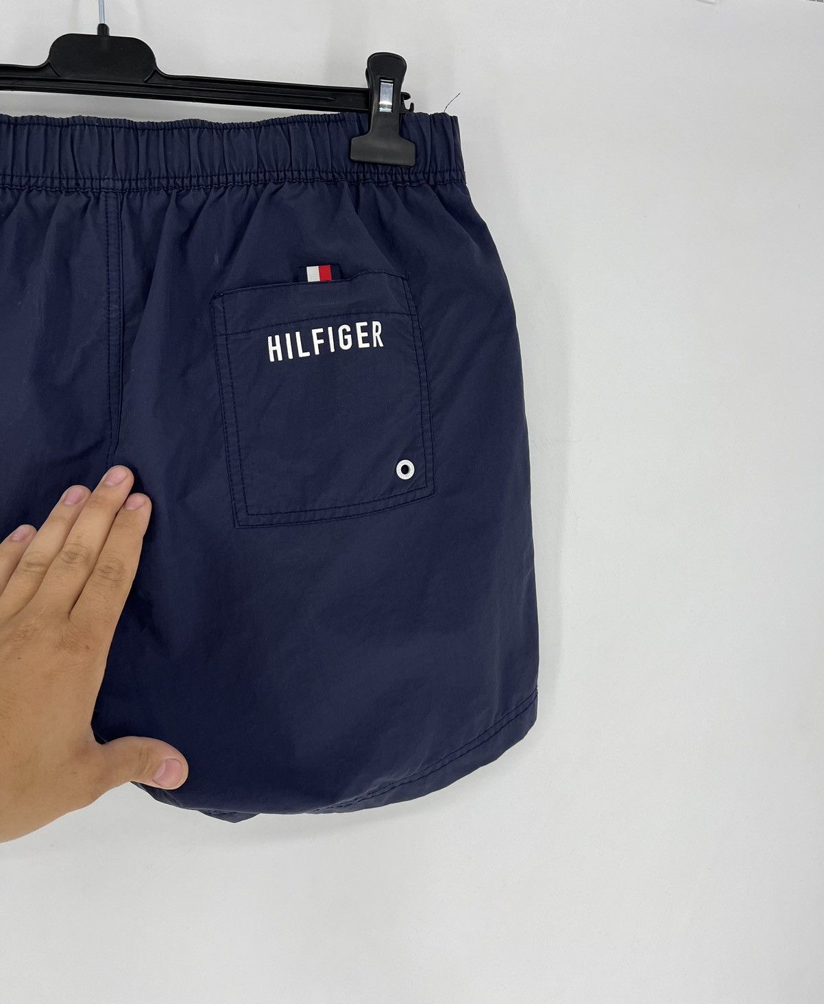 Tommy Hilfiger × Vintage 90s Vintage Tommy Hilfiger Navy Nylon Big Logo Shorts Travis Size US 36 / EU 52 - 7 Thumbnail