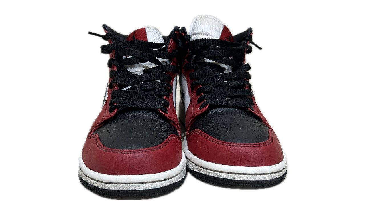 Jordan Brand Air Jordan 1 Mid Chicago Black & Red Size US 10.5 / EU 43-44 - 4 Thumbnail