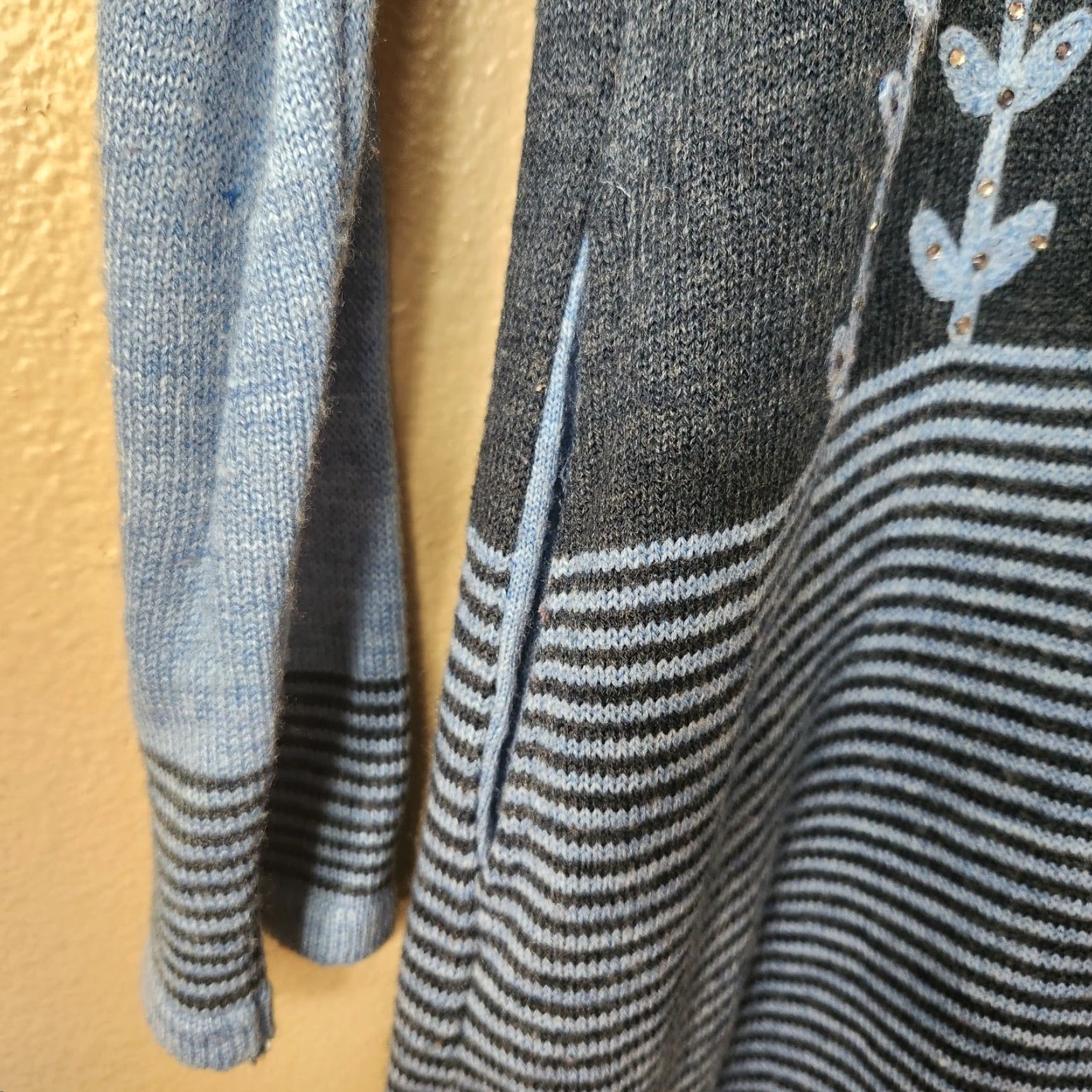 Vintage VINTAGE Flowers Gaarvi Blue/Gray Stripe Floral Long Sleeve Wool Blend Midi Dress-Size M Shirt Womens Size M / US 6-8 / IT 42-44 - 7 Thumbnail