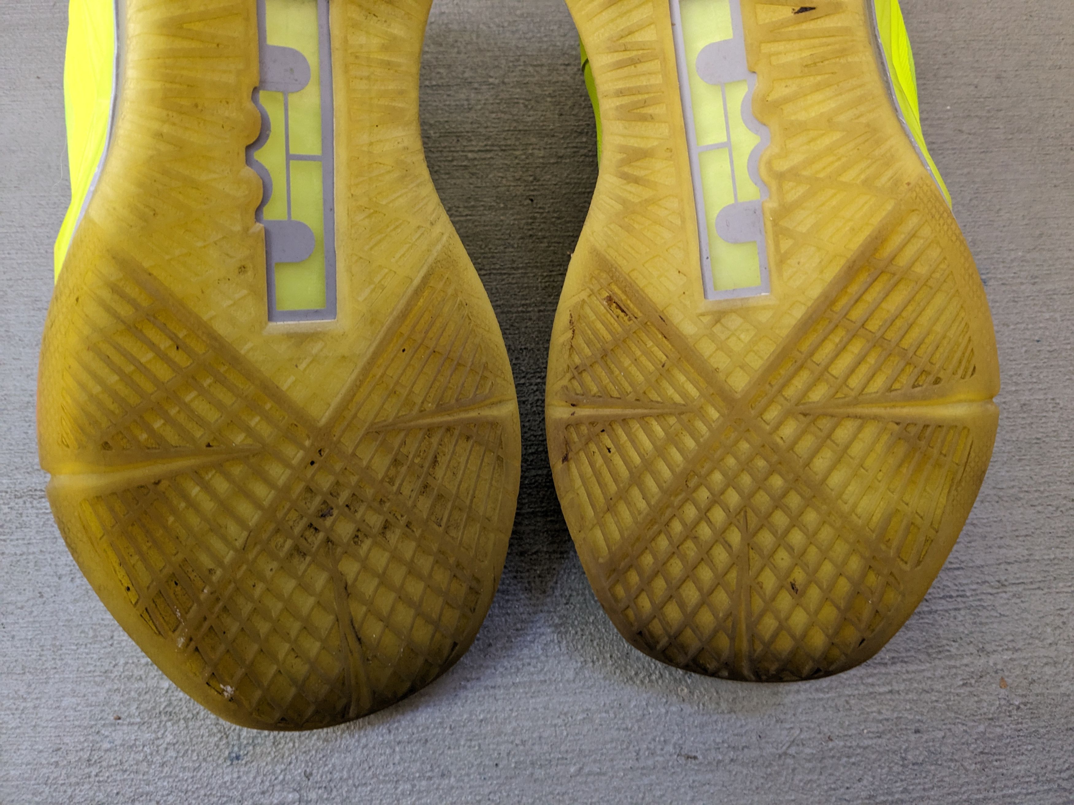 Nike Nike LeBron 10 Volt 11 541100-700 Basketball Yellow Green Size US 11 / EU 44 - 15 Thumbnail