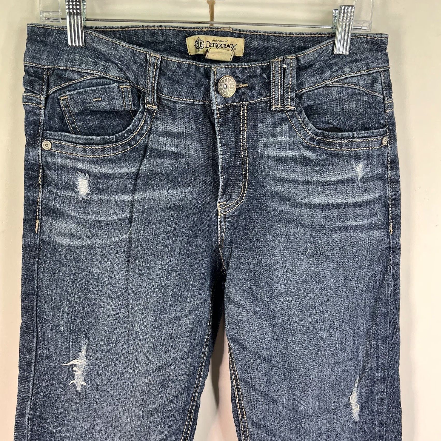 Vintage Democracy Jeans Cropped Distressed Blue Denim 8 Womens Regular Size 30 Inseam 22 Back Pockets Embroidered Belt Loops 5-Pocket Size 30" / US 8 / IT 44 - 2 Thumbnail