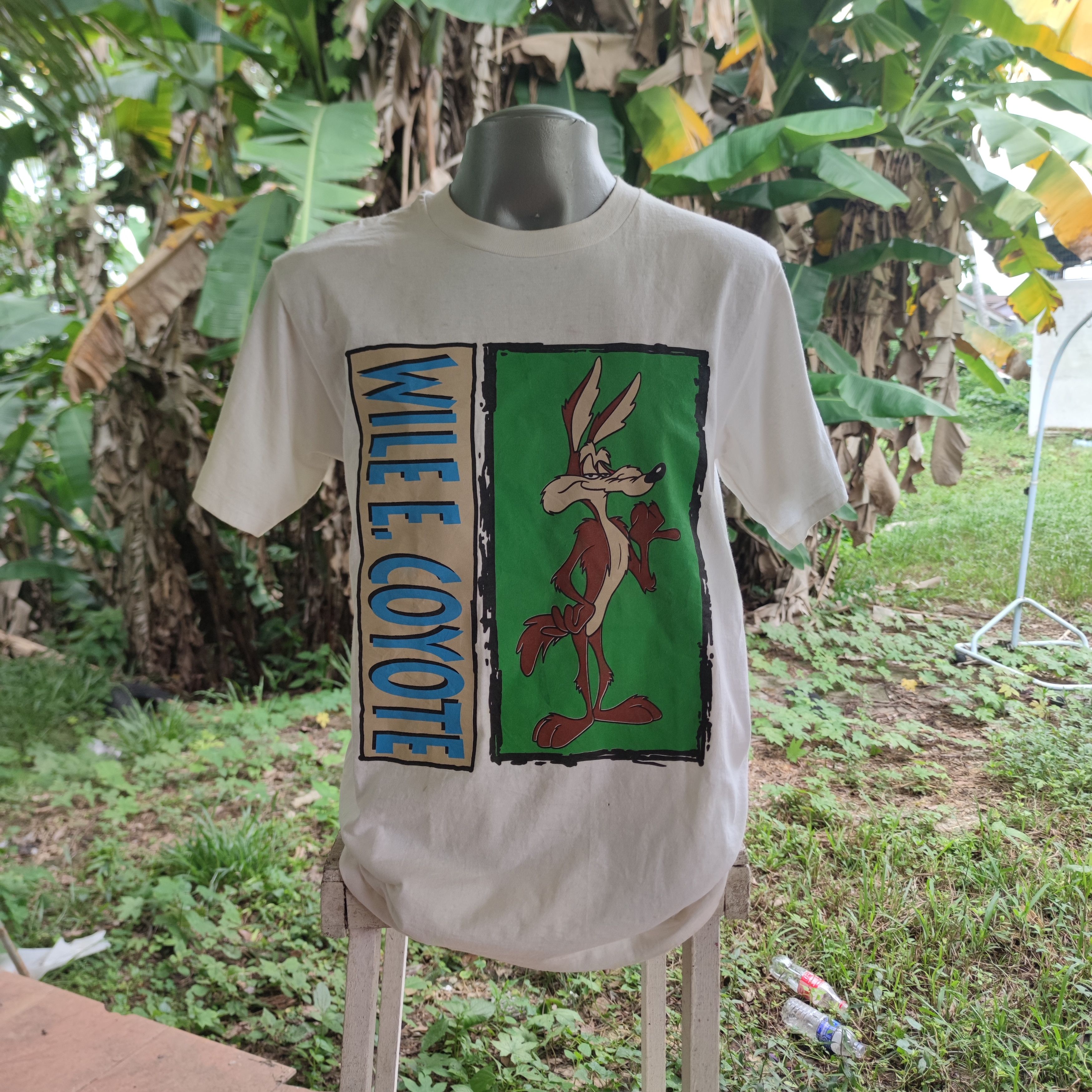 VINTAGE 90S WILE E COYOTE TEE BY WARNER BROS MADE IN USA