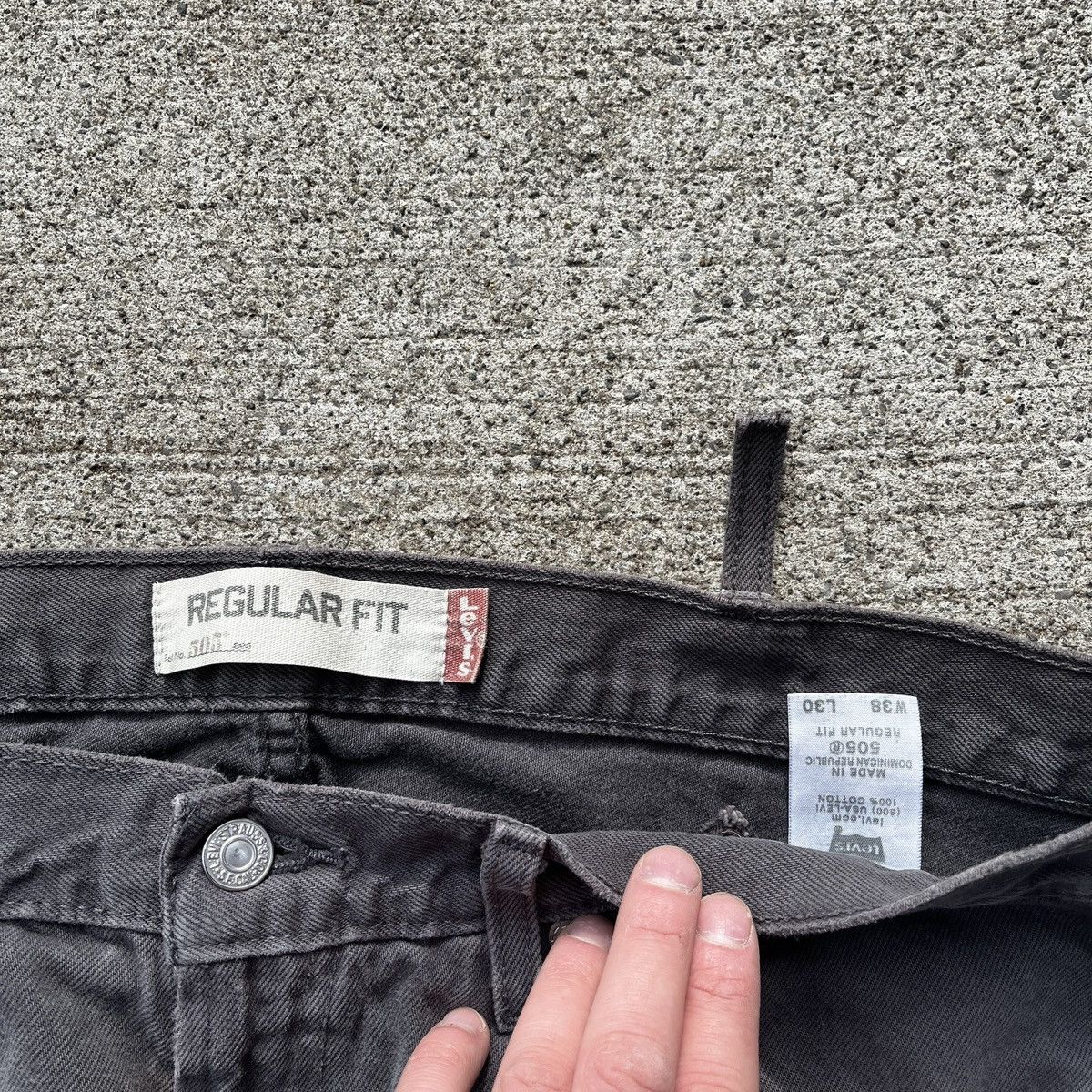 Vintage Vintage Levi’s 505 Faded Jeans 38x30 Worn Distressed Size US 38 / EU 54 - 5 Thumbnail