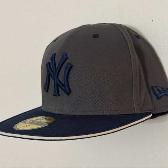 New Era NEW ERA YANKEES MLB FITTED HAT SZ 8 Size ONE SIZE - 4 Thumbnail
