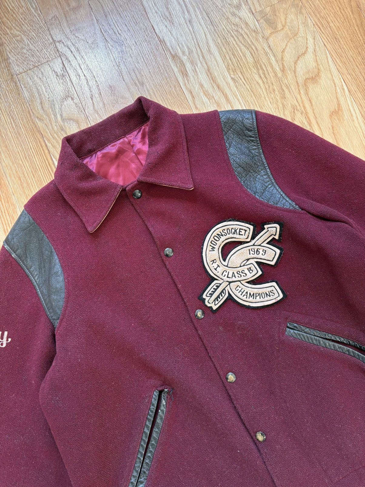 Vintage Vintage 1960’s Distressed High School Varsity Jacket Red L Size US L / EU 52-54 / 3 - 6 Thumbnail