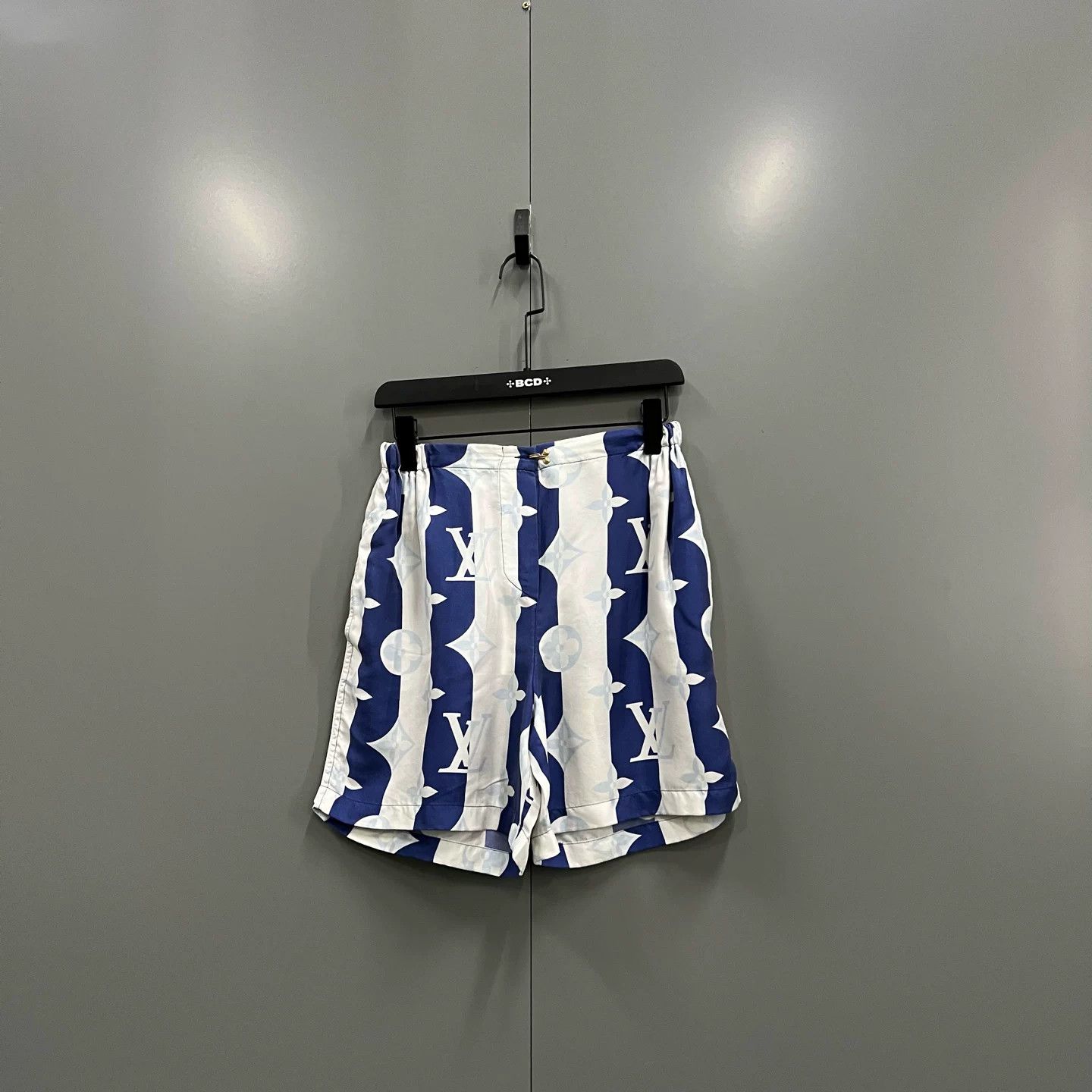 Louis Vuitton Louis Vuitton Blue White Stripe Monogram Silk Shorts Size 36" / US 14 / IT 50 - 1 Thumbnail