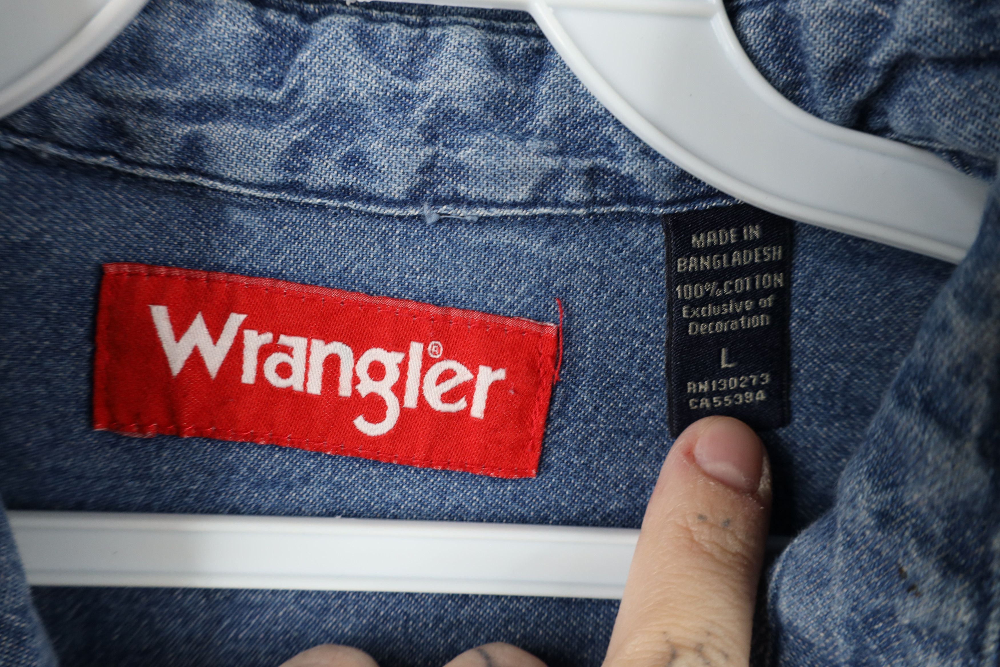 Vintage × Wrangler Vintage Wrangler Collared Denim Jean Button Shirt Blue Size US L / EU 52-54 / 3 - 8 Thumbnail