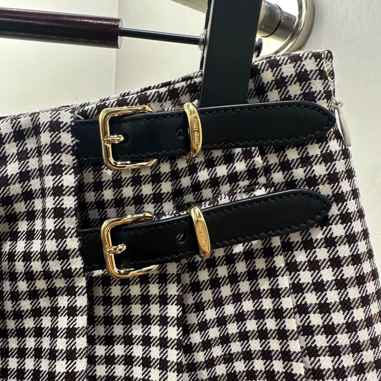 Miu Miu MIU MIU Checked Logo Leather Buckle Wool Pleated Skirt 36 Size 25" / US 0 / IT 36 - 7 Thumbnail