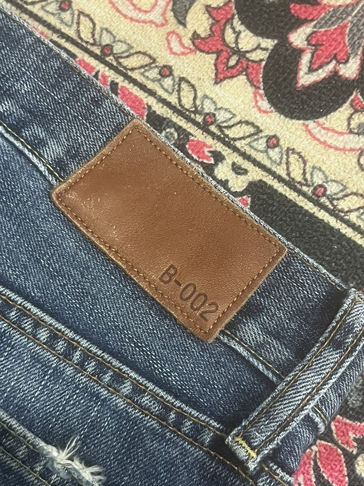 Undercover × Uniqlo Vintage Uniqlo Classic Blue Washed Distressed Flare Jeans Size US 31 - 8 Thumbnail