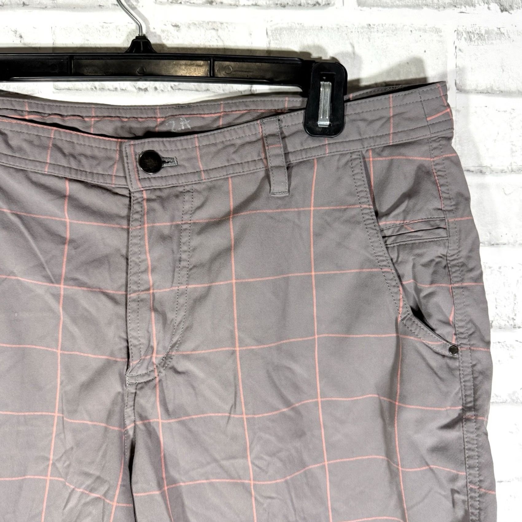 Lululemon Lululemon Athletic Plaid Shorts Mens Size 34 Size US 34 / EU 50 - 2 Thumbnail