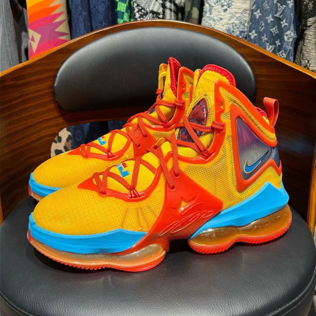Nike Nike LEBRON19 Multi Lowtop Sneakers 42.5 Men Size US 9.5 / EU 42-43 - 1 Thumbnail