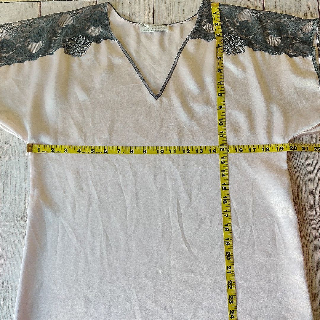 Vintage Vintage Val Mode Lingerie V-neck satin lace nightie sz S Size ONE SIZE - 6 Thumbnail