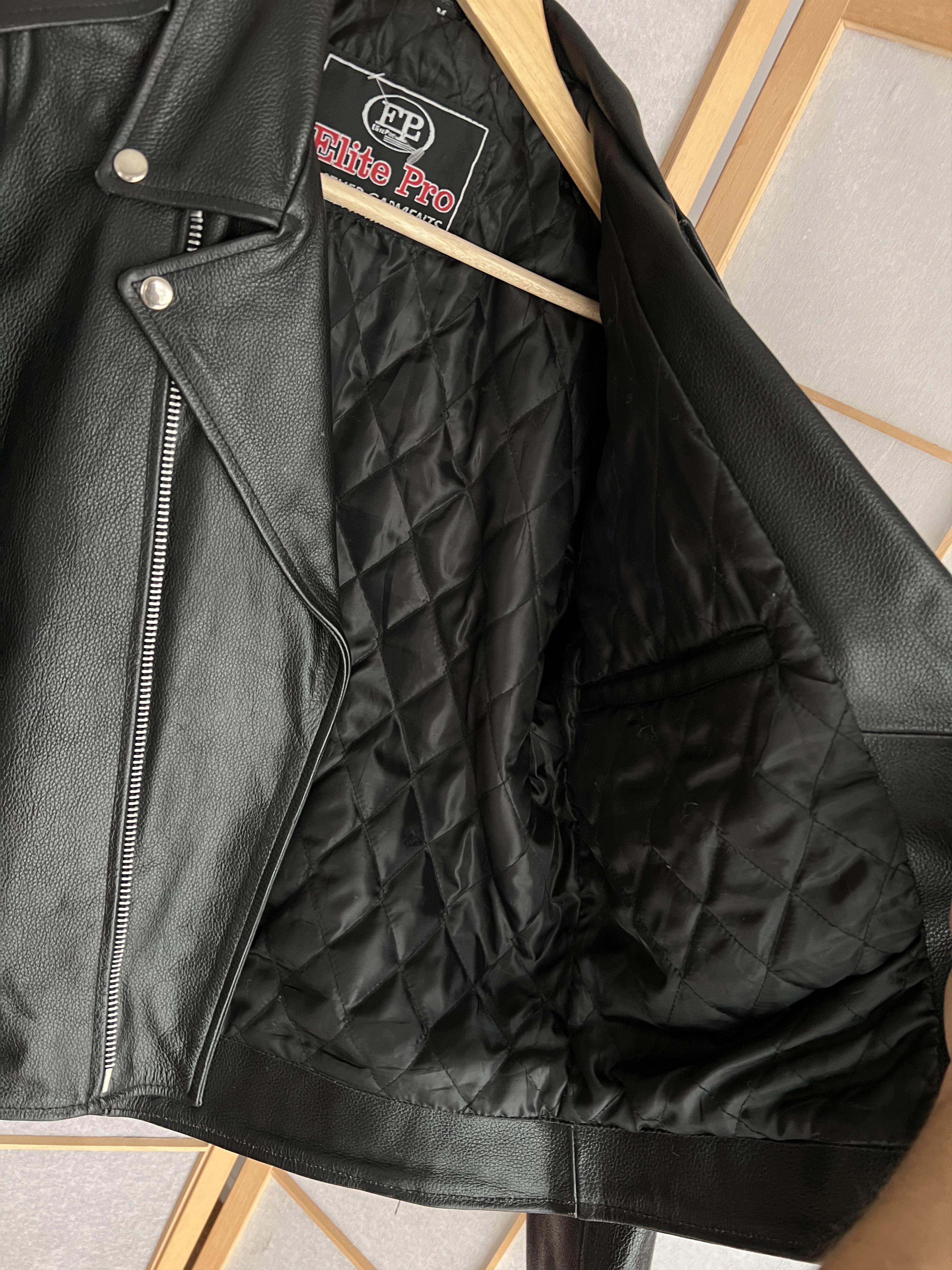 Le Grande Bleu (L.G.B.) Terminator crop vintage hard leather bomber jacket biker y2k Size US M / EU 48-50 / 2 - 14 Thumbnail