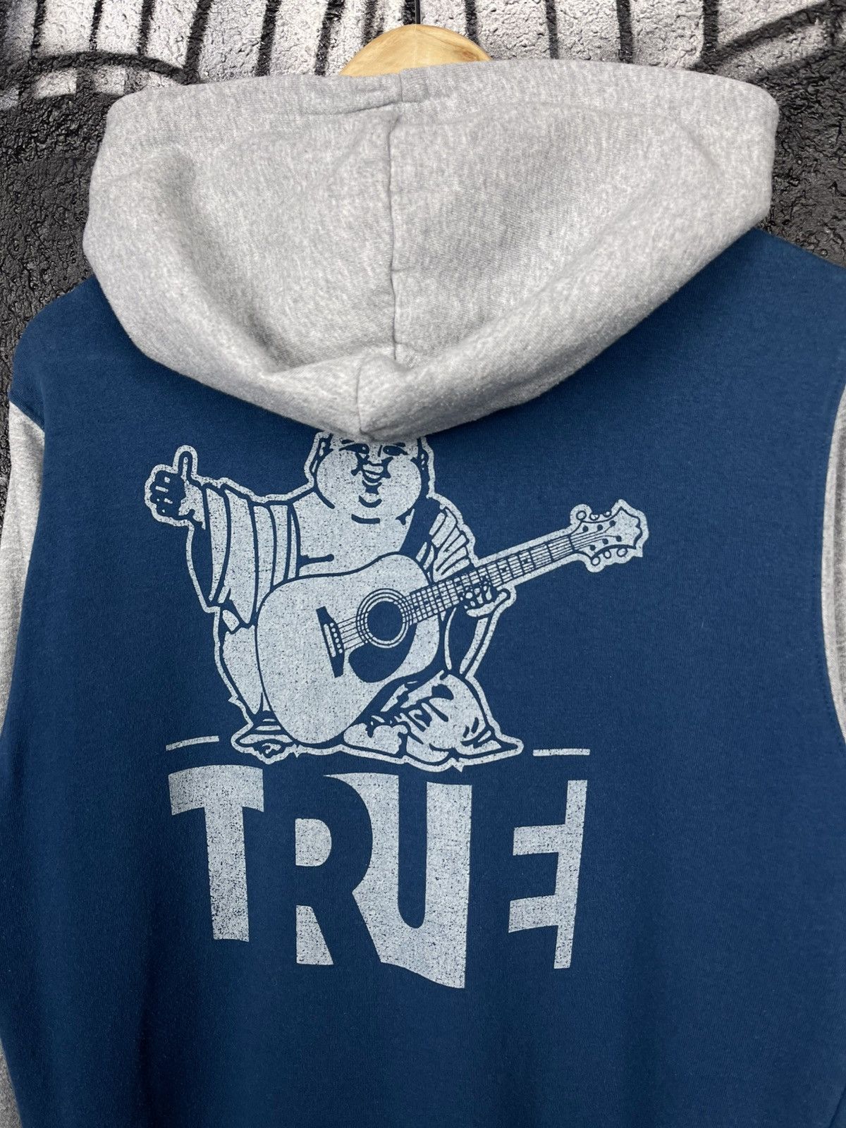 True Religion Y2K True Religion Big Logo Zip Hoodie Men’s Size L Size US L / EU 52-54 / 3 - 9 Thumbnail