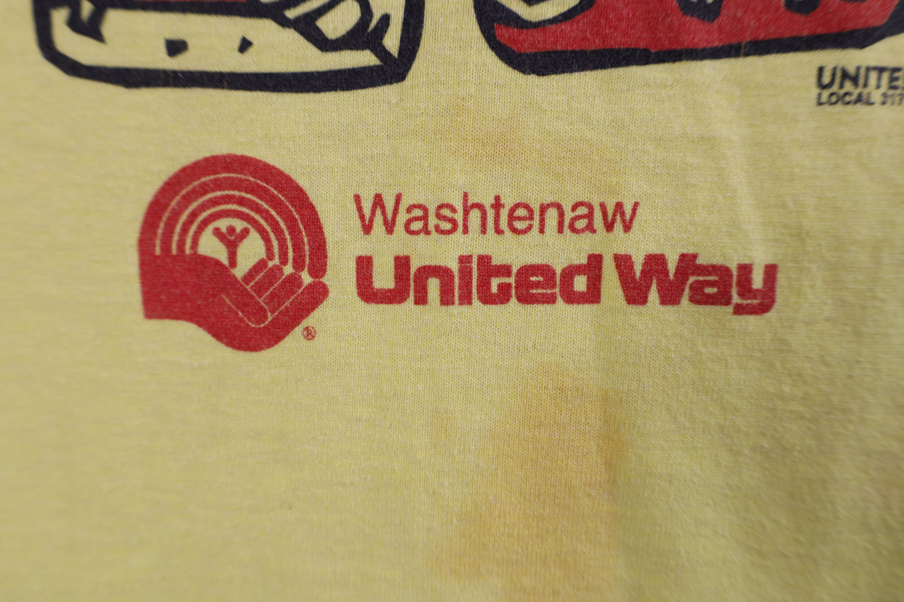 Vintage Vintage Y2K United Way Keith Haring Art T-Shirt Yellow USA Size US L / EU 52-54 / 3 - 9 Thumbnail