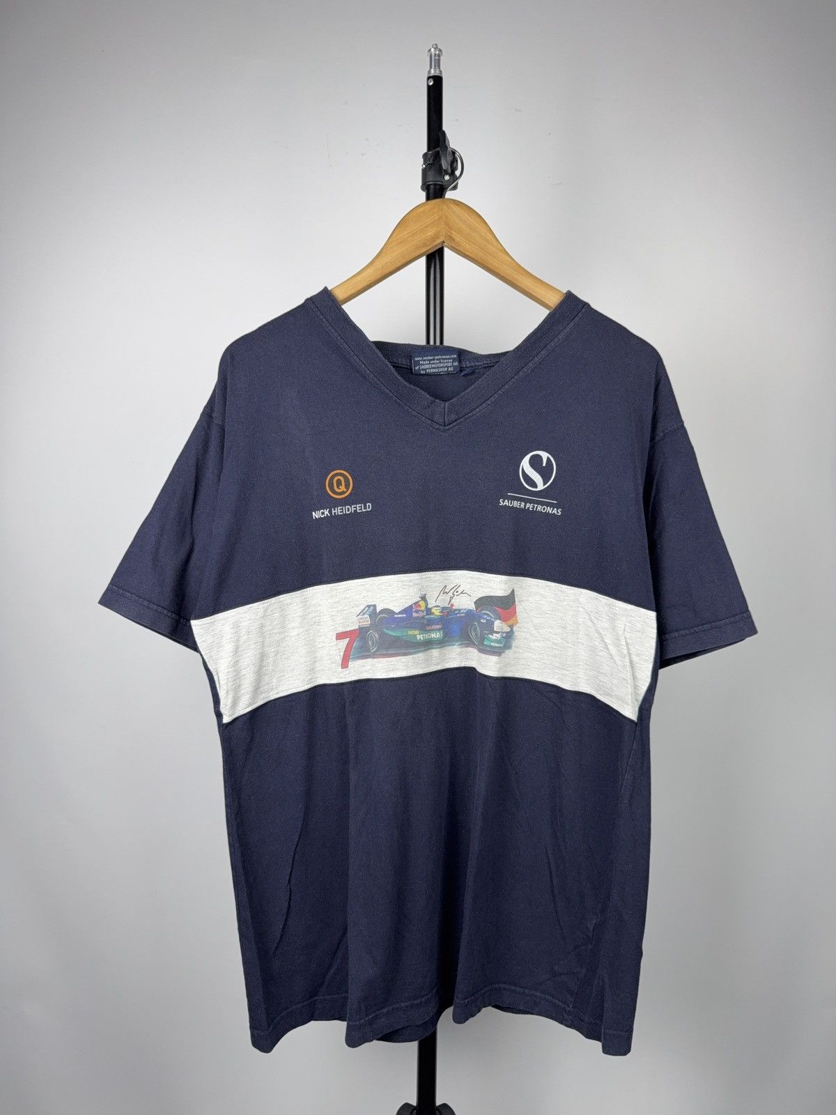 Formula 1 Vintage 00s Sauber Petronas Nick Heidfeld F1 Racing Tee M Size US M / EU 48-50 / 2 - 1 Thumbnail