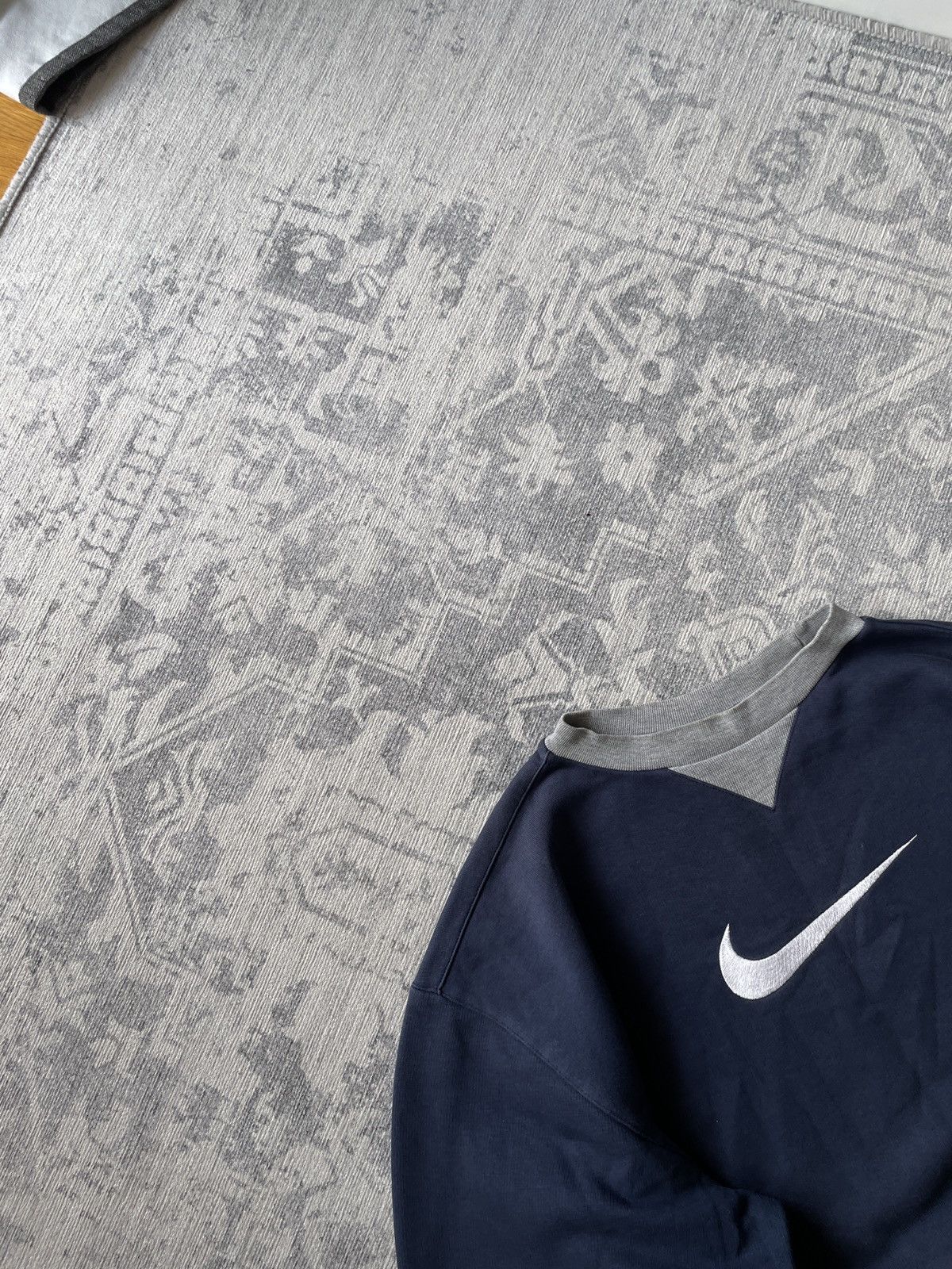 Nike Nike Vintage Sweatshirt Big Logo Boxy Cropped Japanese Y2K Size US M / EU 48-50 / 2 - 5 Thumbnail