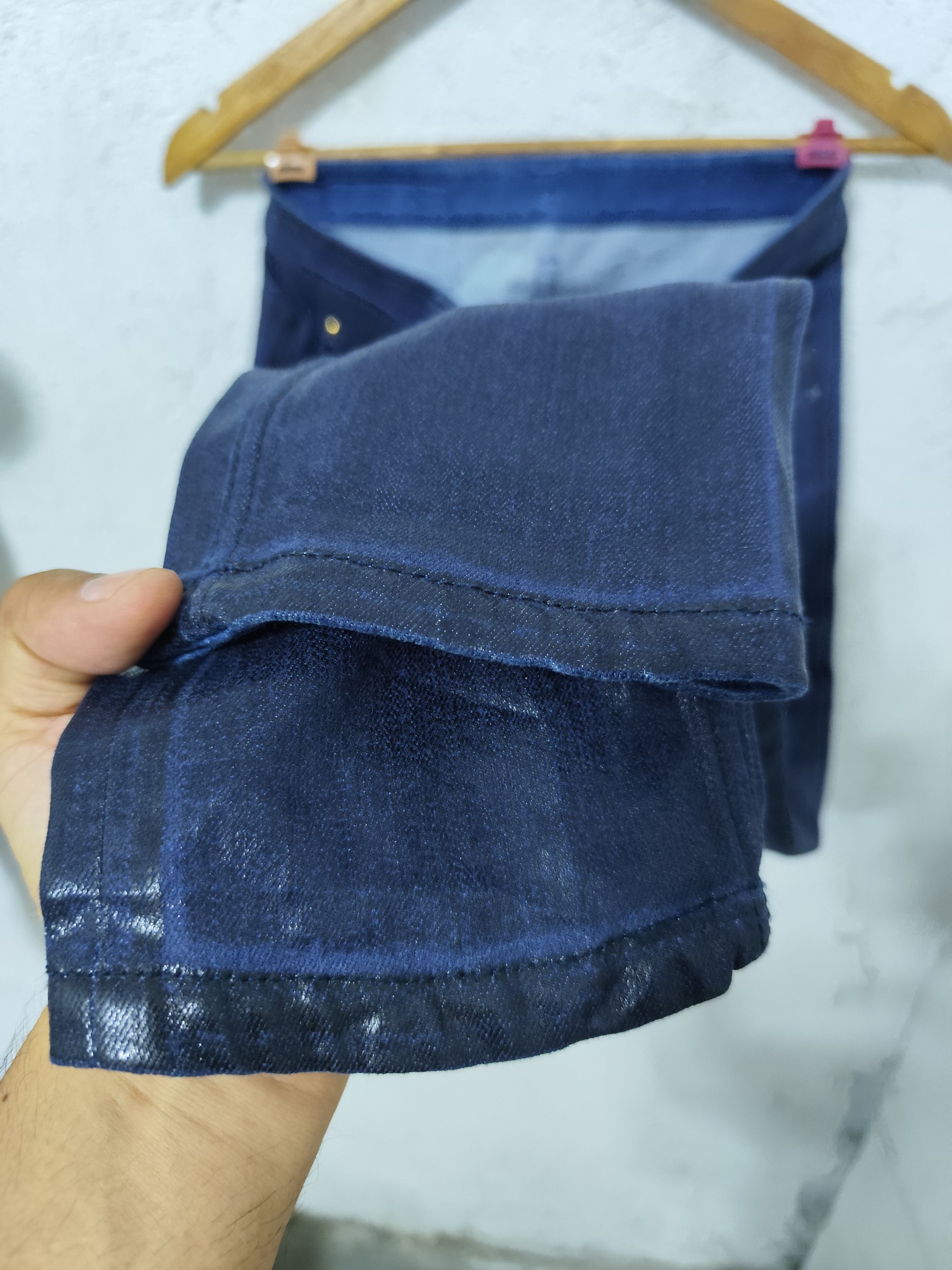Louis Vuitton Louis Vuitton waxed denim Size 27" / US 4 / IT 40 - 8 Thumbnail