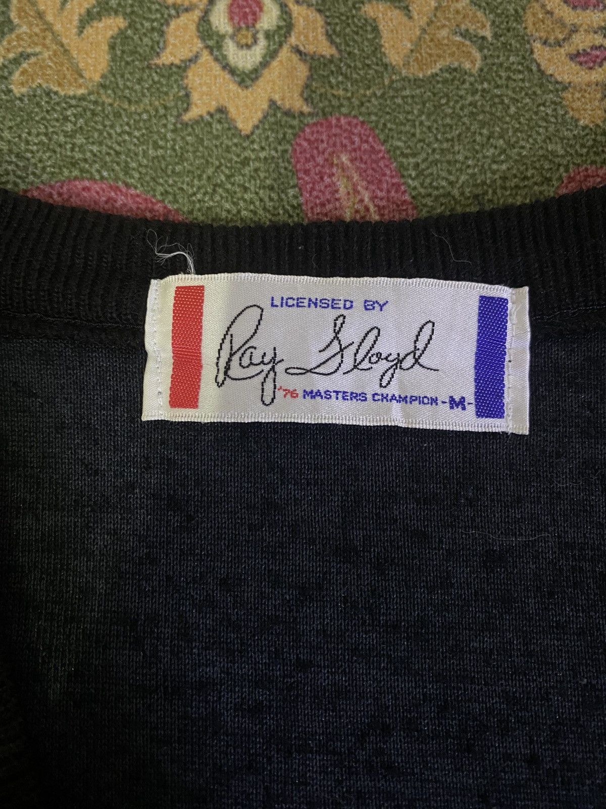 Japanese Brand × Vintage Vintage Ray Floyd Small Logo Vneck Sweater Size US S / EU 44-46 / 1 - 5 Thumbnail