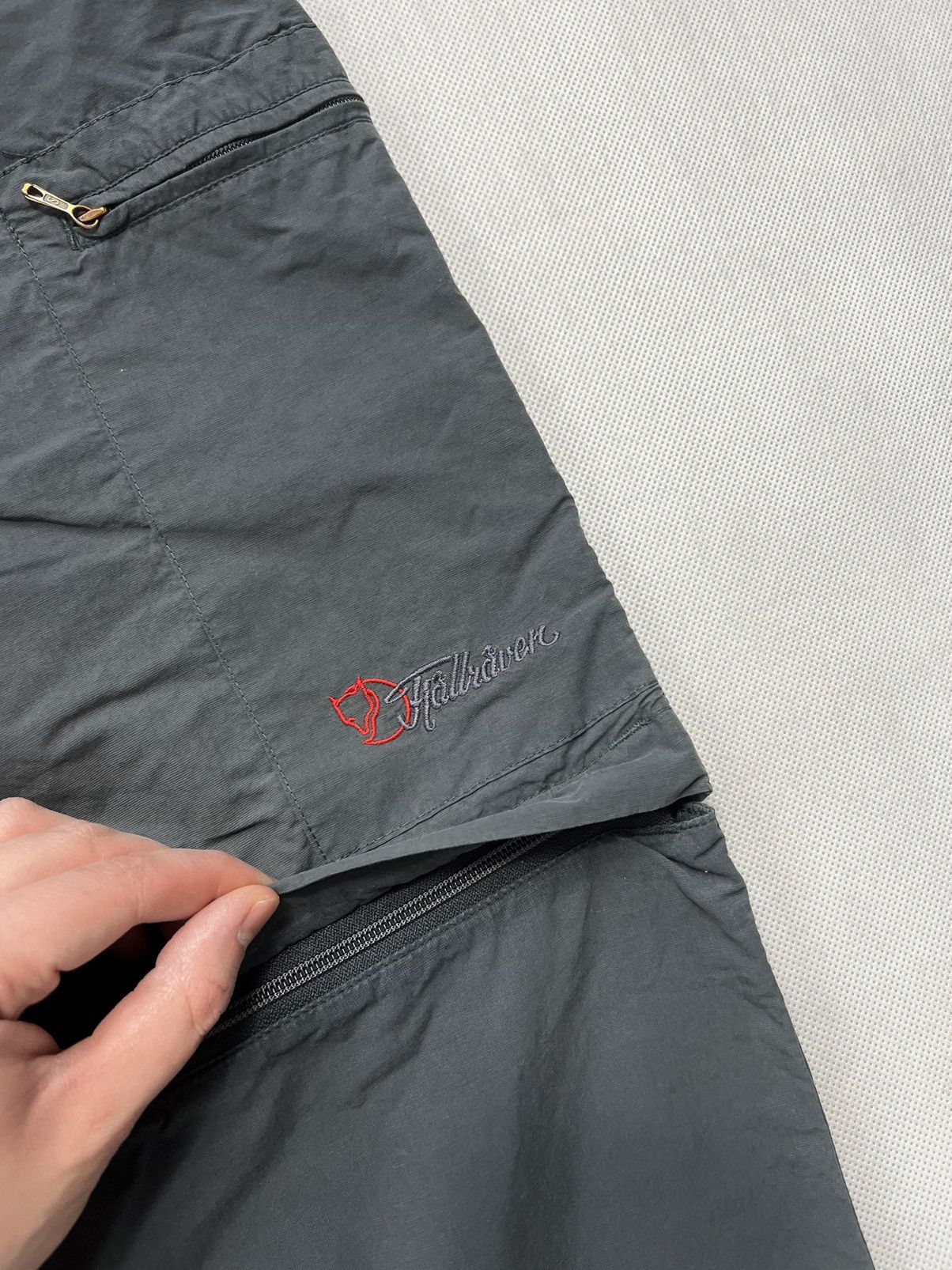 Fjallraven Pants / Shorts Fjallraven logo detachable leg in 3 places Size US 36 / EU 52 - 3 Thumbnail