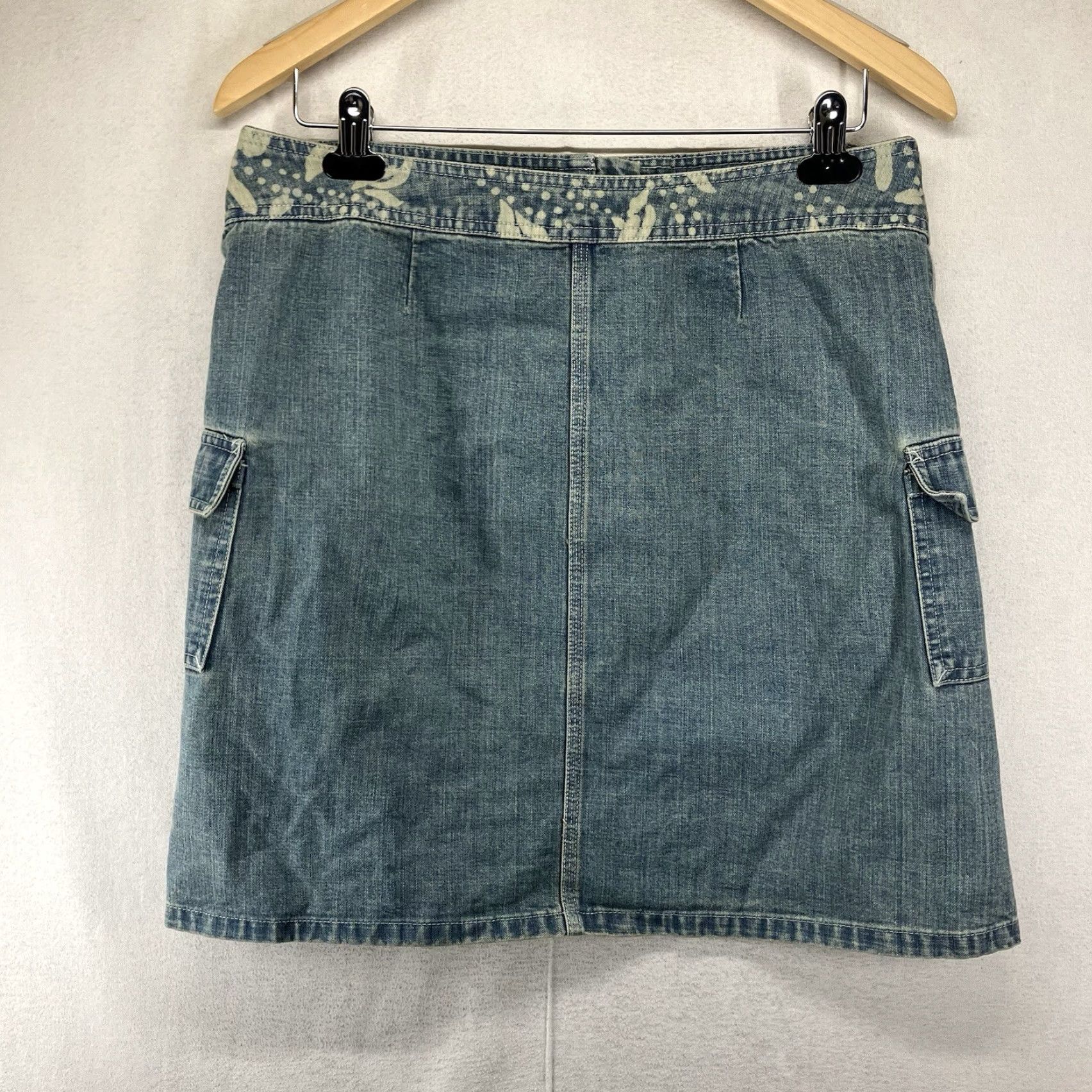 Denime VINTAGE Women's 90s Short Denim Skirt Sz 10 Blue Cotton Denim A-Line Pockets Washed Out Deco Waist Mid Relaxed Casual Mens? No gender. End. Size 32" / US 10 / IT 46 - 2 Thumbnail