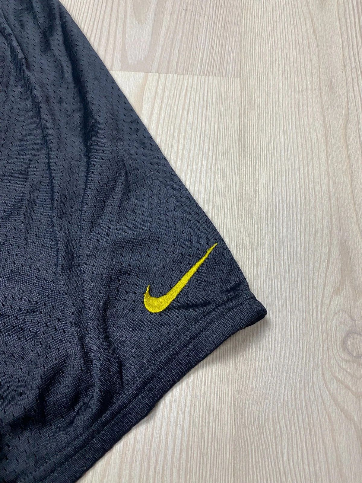 Nike Nike Black Mesh Athletic Vintage Basketball Shorts Swoosh Size US 36 / EU 52 - 3 Thumbnail