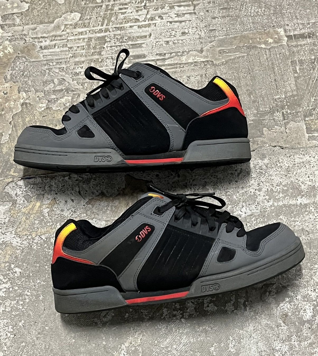 DVS × Vintage Vintage DVS skater shoes chunky bulky shoe size 10.5 no box Size US 10.5 / EU 43-44 - 2 Thumbnail
