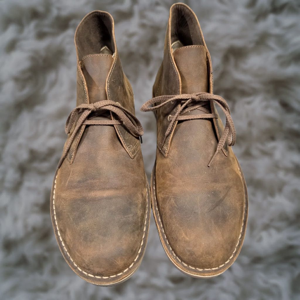 Clarks CLARKS Size 7 Taupe Suede Lace Up Chukka Boots | Grailed display picture 2