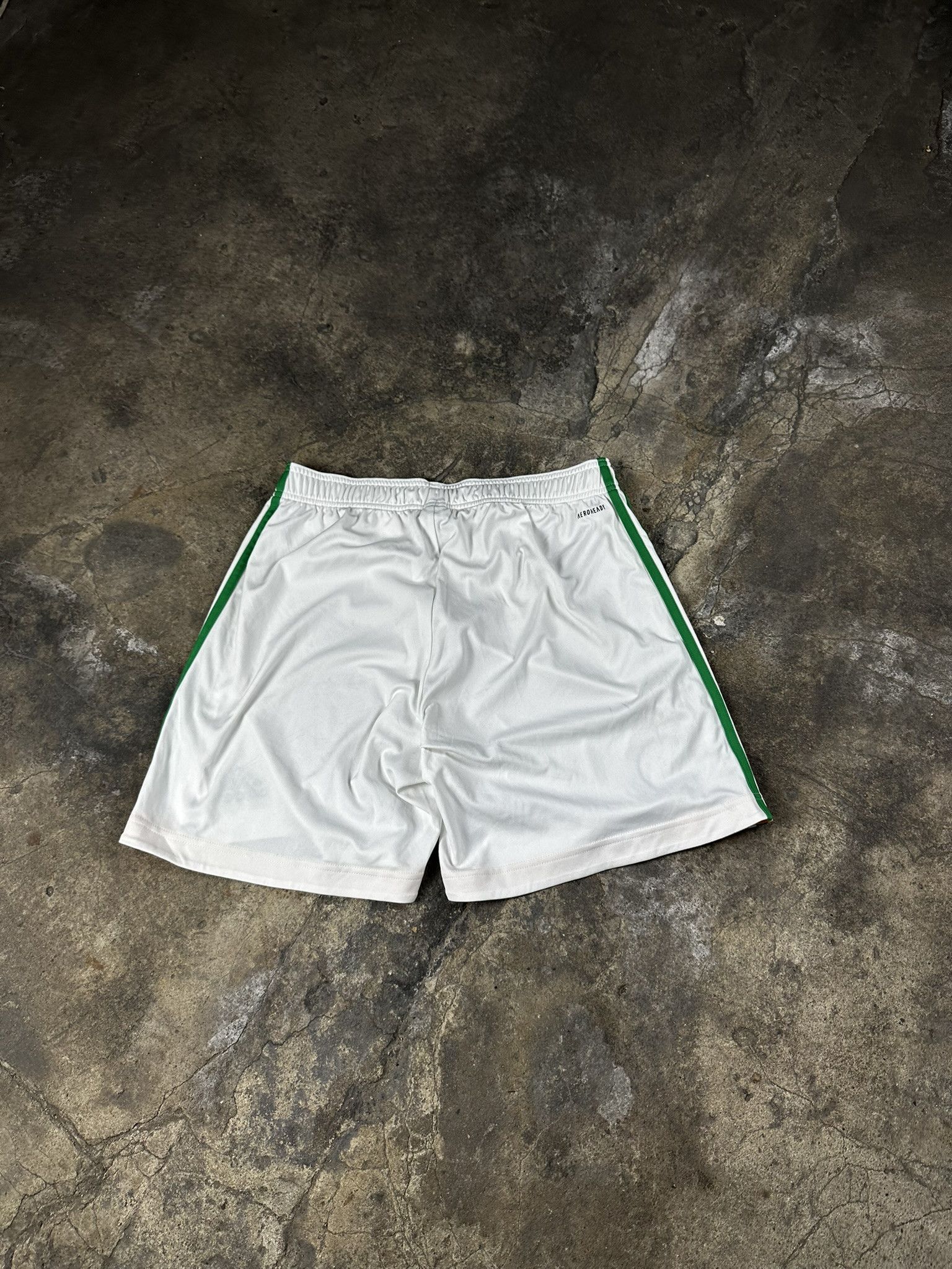 Adidas Vintage Y2k Adidas Celtic F.C. Soccer Shorts Blokecore Size US 34 / EU 50 - 6 Thumbnail