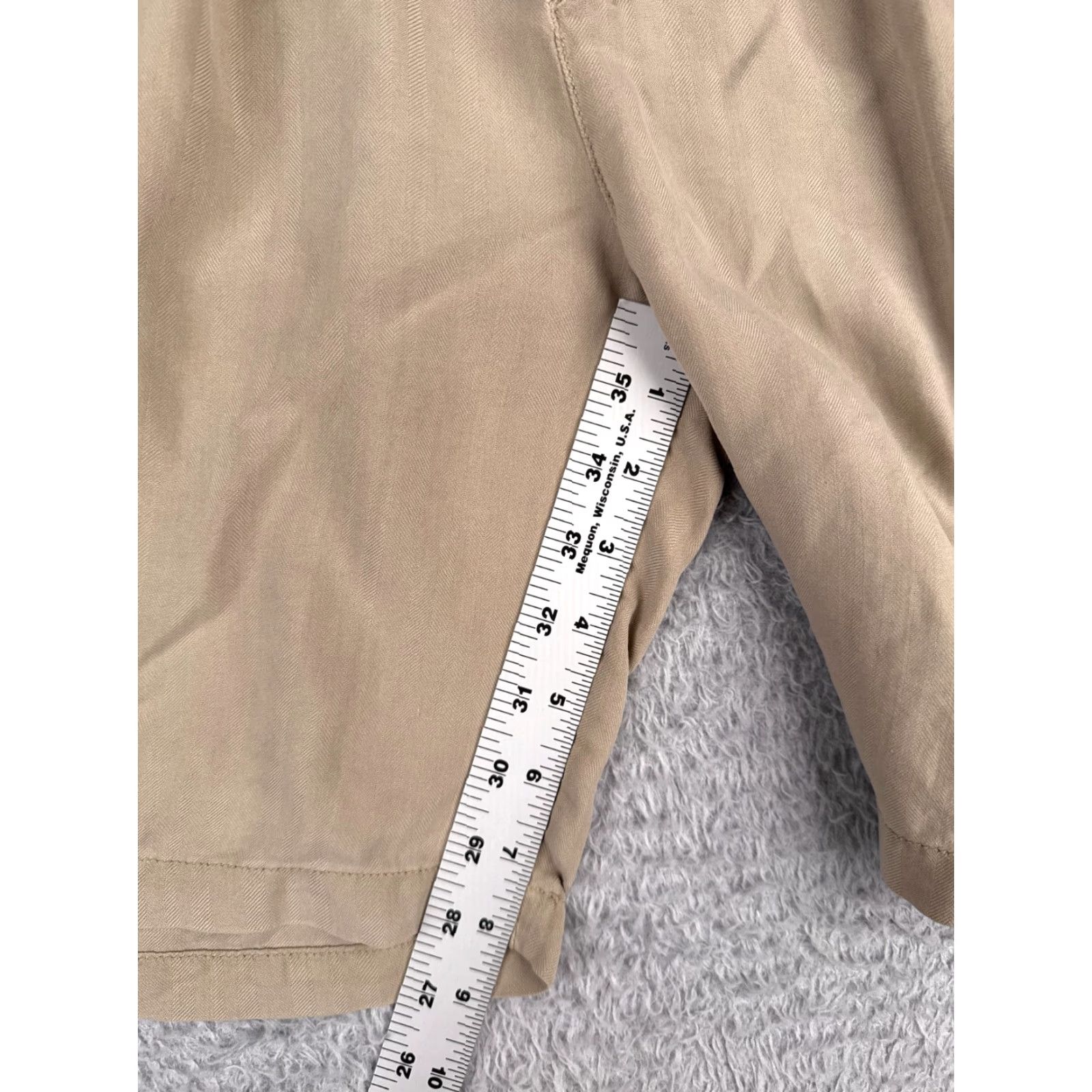 Tommy Bahama Tommy Bahama Shorts Men Beige Bermuda 36 Silk Pleated Beach Vacation 36x9 Pockets Logo Relaxed Fit Size US 36 / EU 52 - 7 Thumbnail