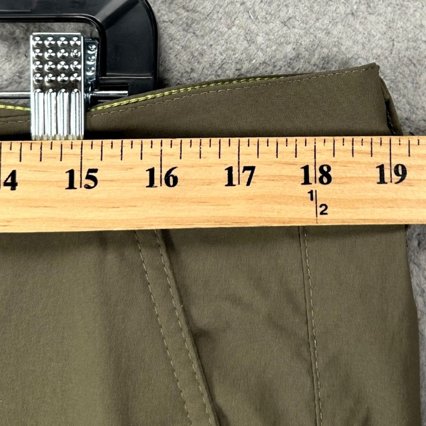 Eddie Bauer Eddie Bauer Mens Pants Hiking Flat Front Chino Straight Leg 35x30 Green Lightweight Stretch Wrinkle Resistant Breathable Travel Casual Workwear EUC Size US 35 - 5 Thumbnail