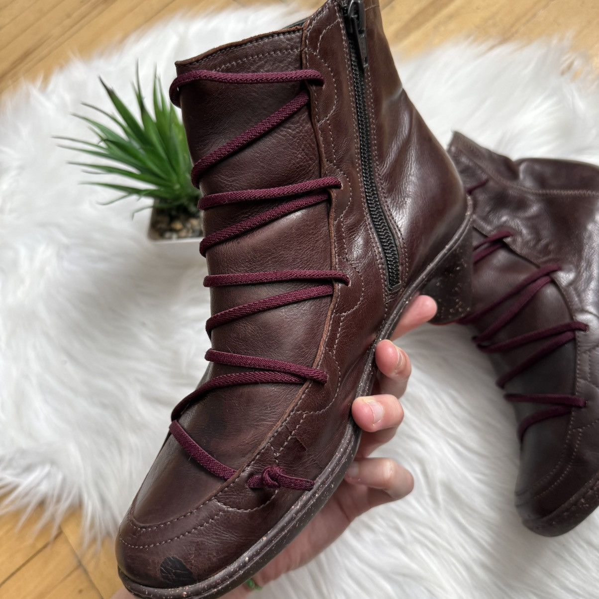 📌 Vintage Camper Leather Rubber Sole Heel Boots