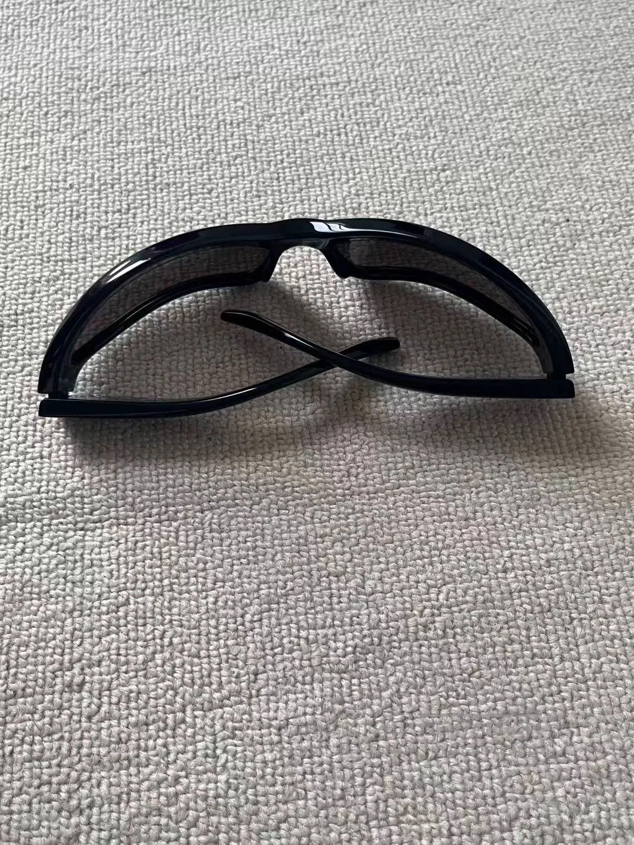 Balenciaga Balenciaga Butterfly Sunglasses with Temple Engravings. Size ONE SIZE - 4 Thumbnail