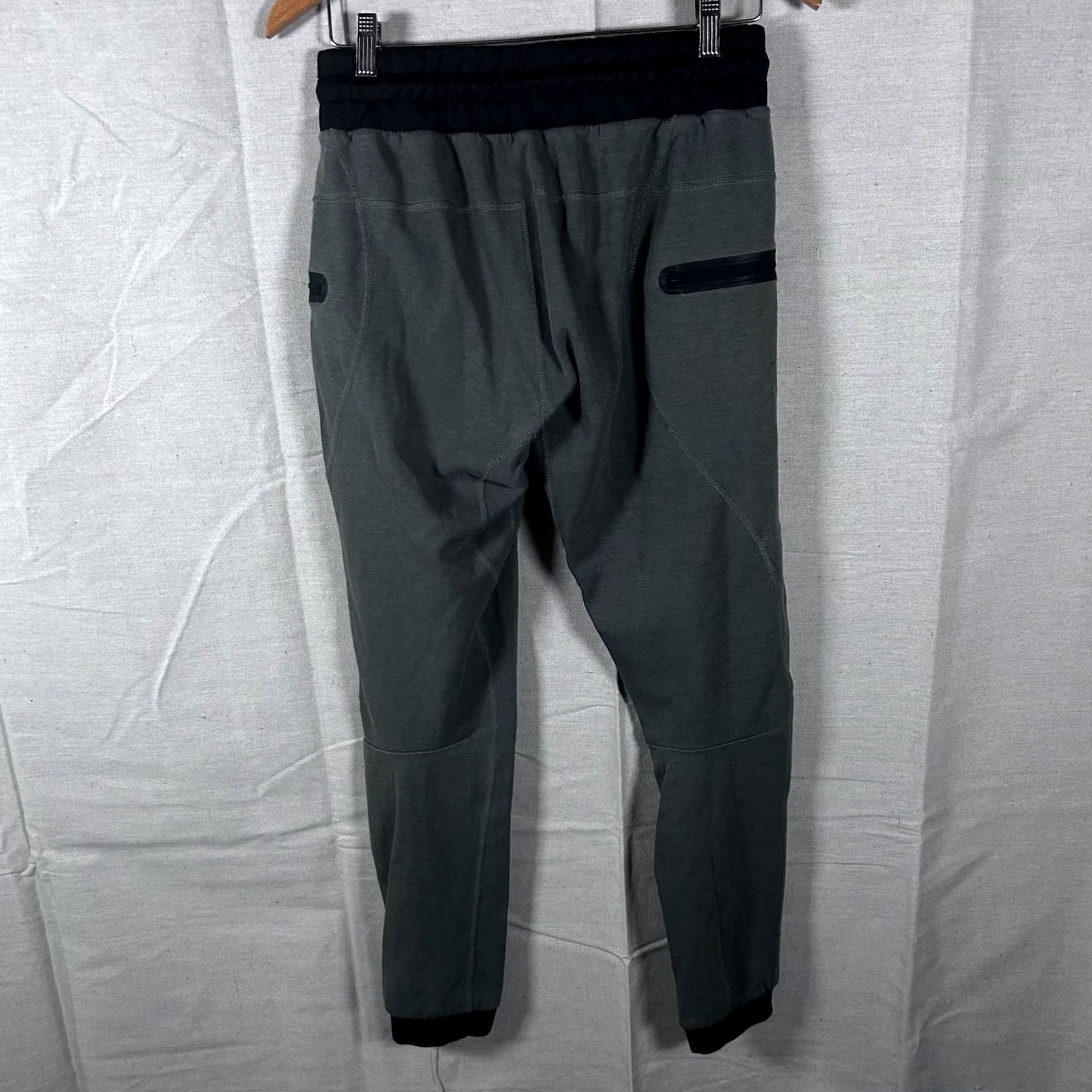 Asics BYLT Basics Premium Joggers Mens Medium Grey Black Zipper Pockets Tapered Fit Size US 31 - 4 Thumbnail