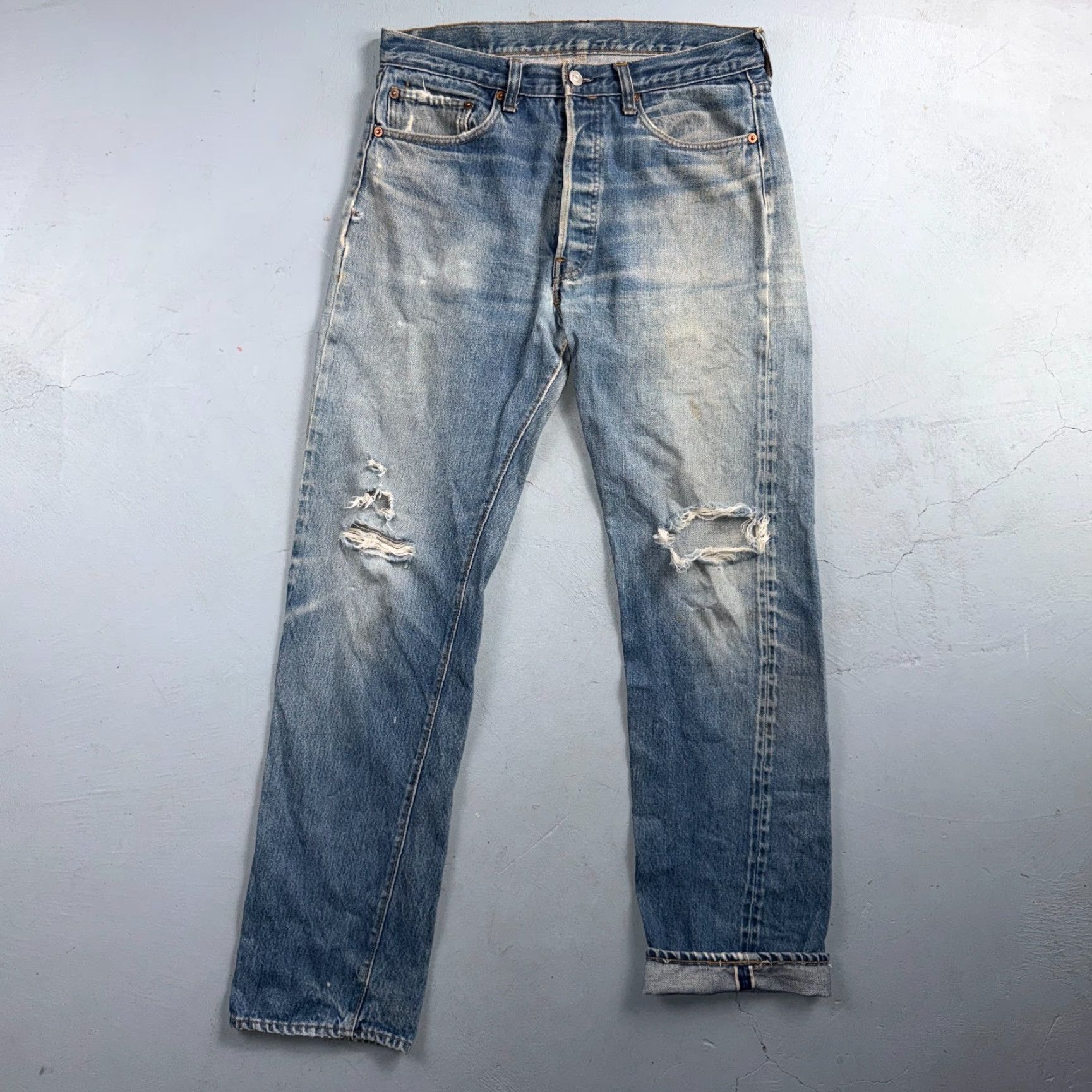Levi's VINTAGE Levi's 501 Jeans Straight Mens 34x36 Light Wash USA 80s 90s Distressed Denim Blue 5-Pocket Classic Button Closure Size US 34 / EU 50 - 2 Thumbnail