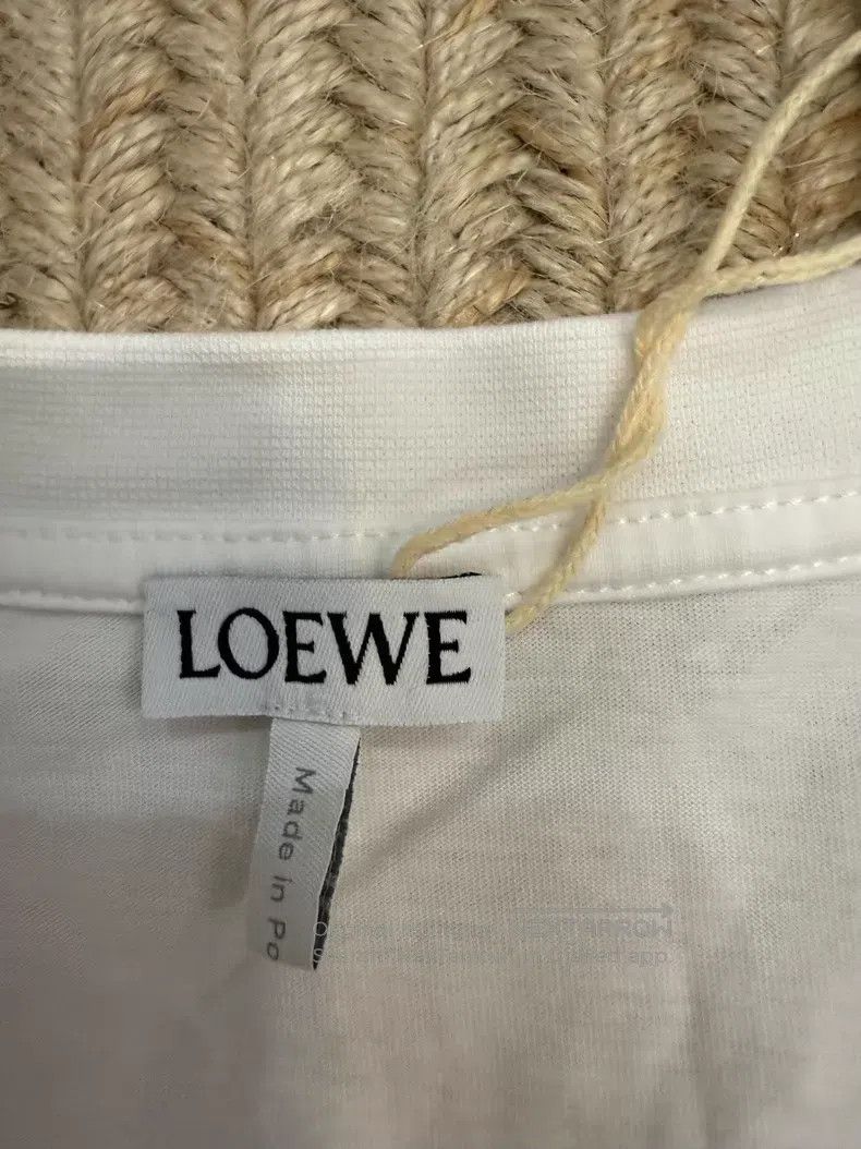 Loewe Loewe Classic Anagram Letter Embroidered White Round Neck Size L / US 10 / IT 46 - 3 Thumbnail