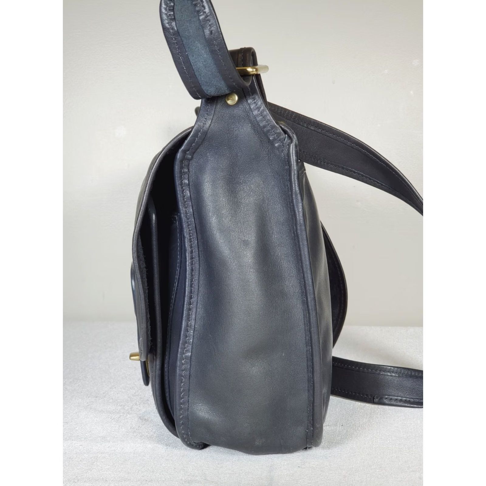 Coach VINTAGE Coach Limited Edition Reissue Field Bag 18000 Dark Navy Blue Leather Crossbody Women Medium Adjustable Strap Size ONE SIZE - 6 Thumbnail