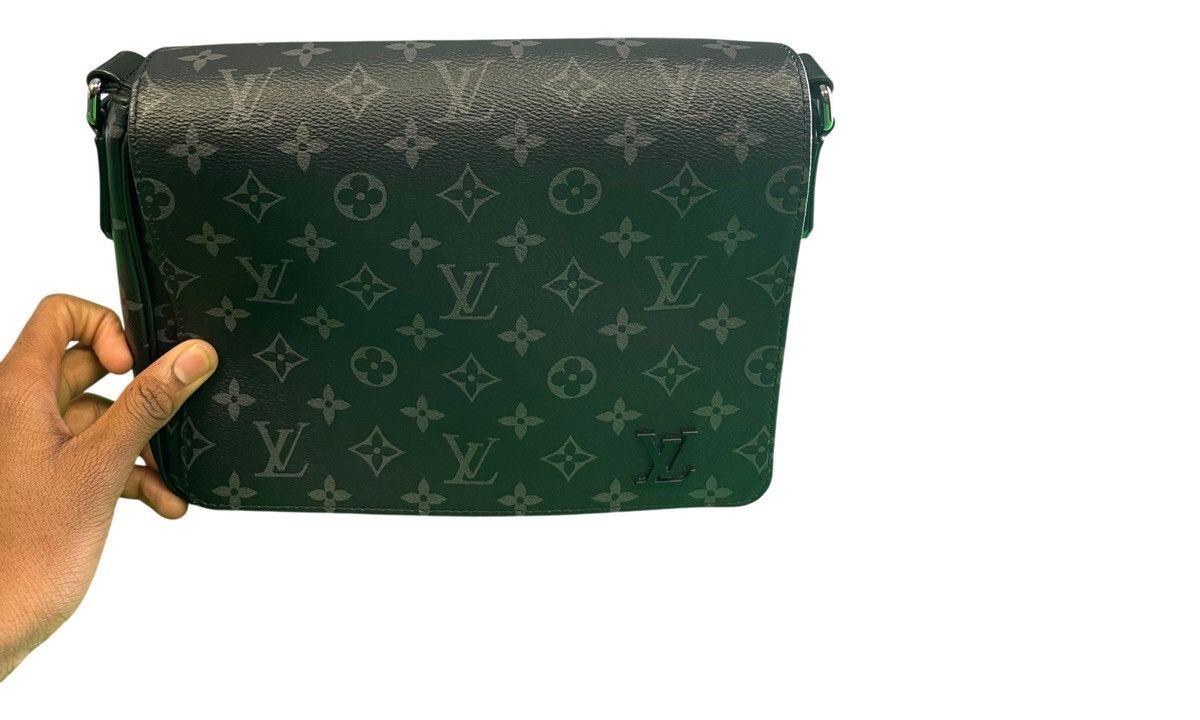 Louis Vuitton Louis Vuitton Monogram Eclipse PM Noir Black (PreOwned) Size ONE SIZE - 1 Thumbnail