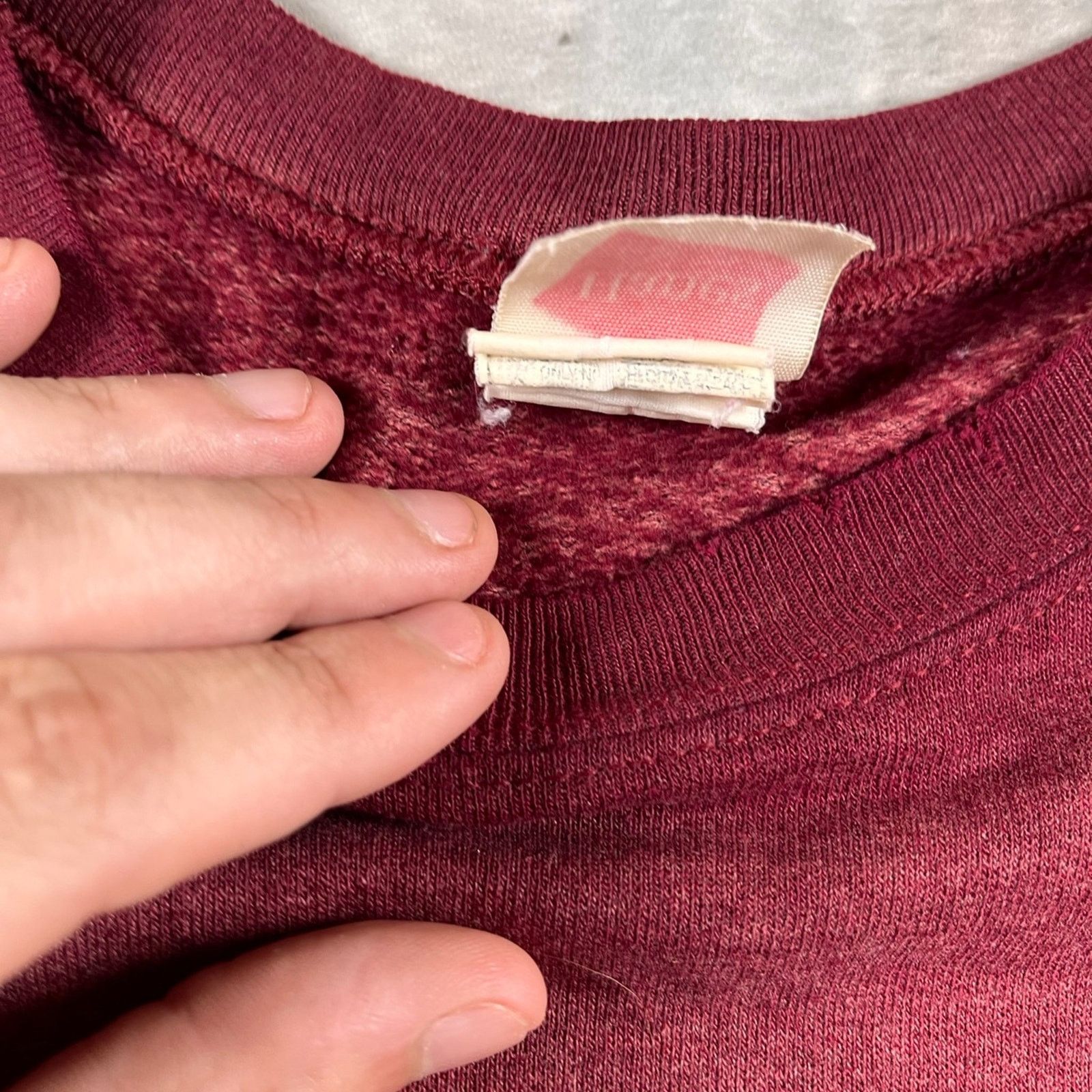 Hanes 90s faded Hanes crew neck Size US L / EU 52-54 / 3 - 3 Thumbnail