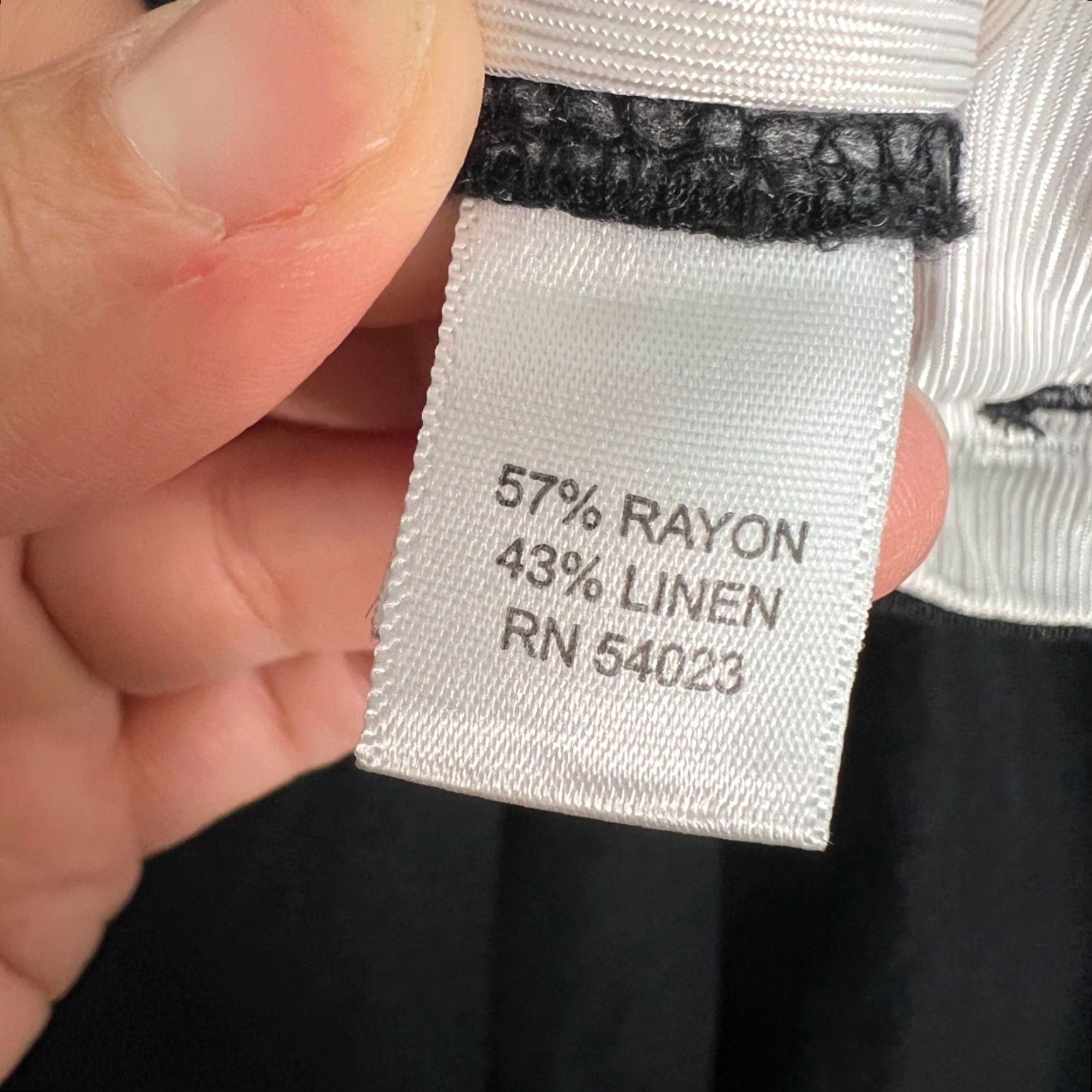 Banana Republic VINTAGE Banana Republic Womens Pants Black Linen Blend Straight Leg 2 Adult Womens 2 Chino Size 26" / US 2 / IT 38 - 4 Thumbnail