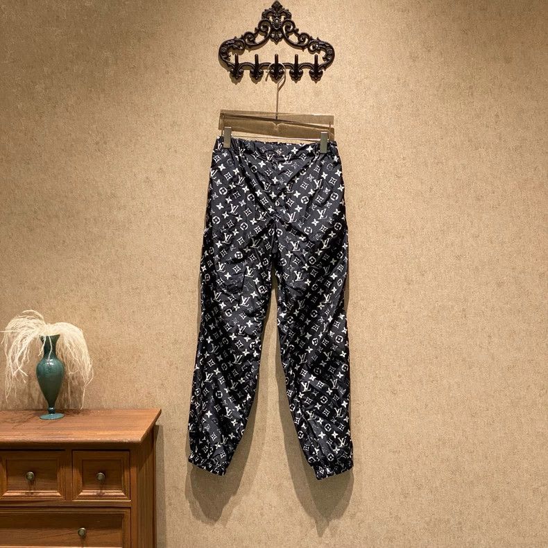 Louis Vuitton Louis Vuitton Black and White Print Jogging Pants Size US 36 / EU 52 - 1 Thumbnail