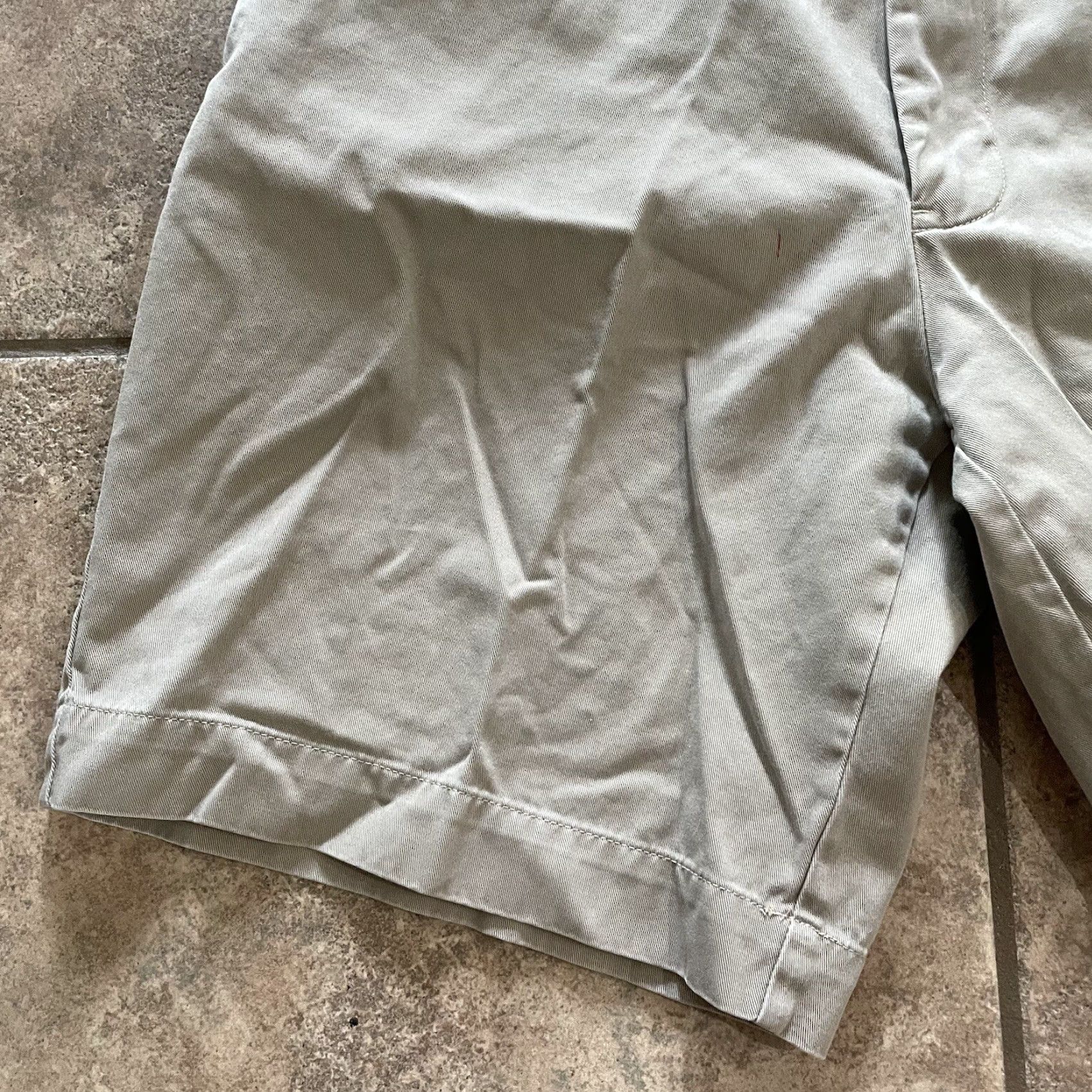 Polo Ralph Lauren Polo Ralph Lauren Chino Shorts Mens 34 Beige 100% Cotton Classic Casual Polo by Ralph Lauren Polo Ralph Lauren Mens 34 Beige Chino Shorts Size US S / EU 44-46 / 1 - 3 Thumbnail